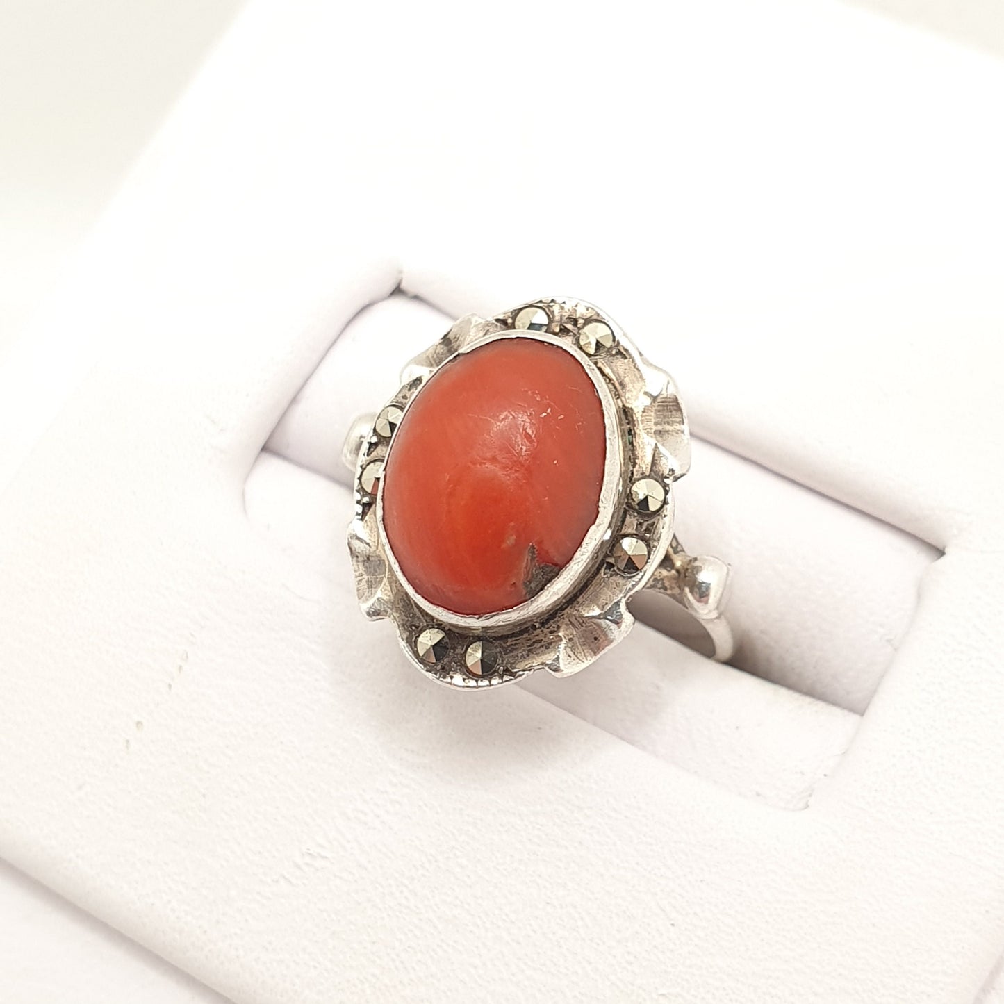 Antique Art Deco Coral Solid Silver Ring Marcasite Halo Cluster Pinky En Cabochon Vintage 1920s Womens Ladies Jewelry Jewellery UKH.5 US4