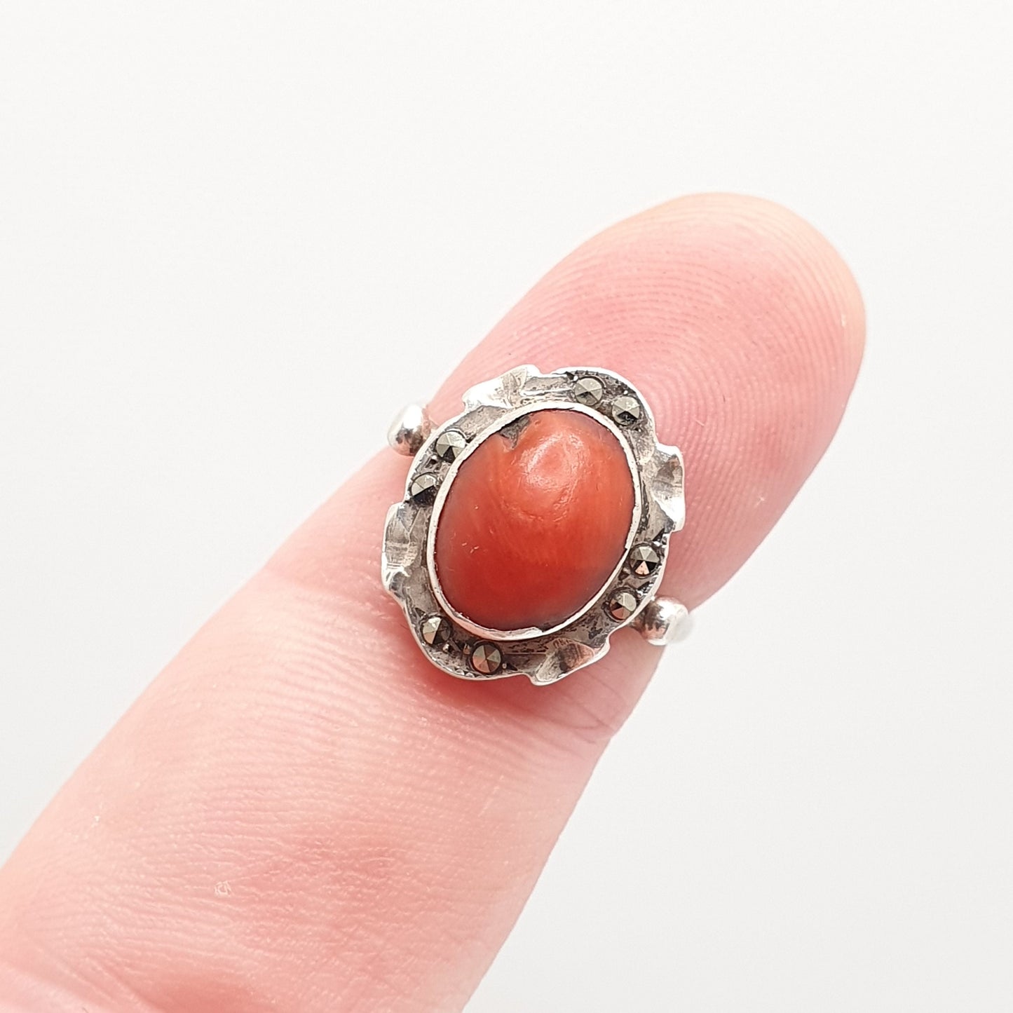 Antique Art Deco Coral Solid Silver Ring Marcasite Halo Cluster Pinky En Cabochon Vintage 1920s Womens Ladies Jewelry Jewellery UKH.5 US4