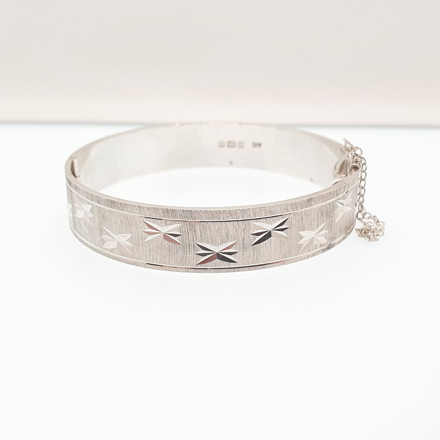 Vintage Sterling Silver Bangle Bracelet Thick Heavy Star Engraved 1979 Hallmarked Chunky Solid 925 Ladies Womens Jewelry Retro Jewellery