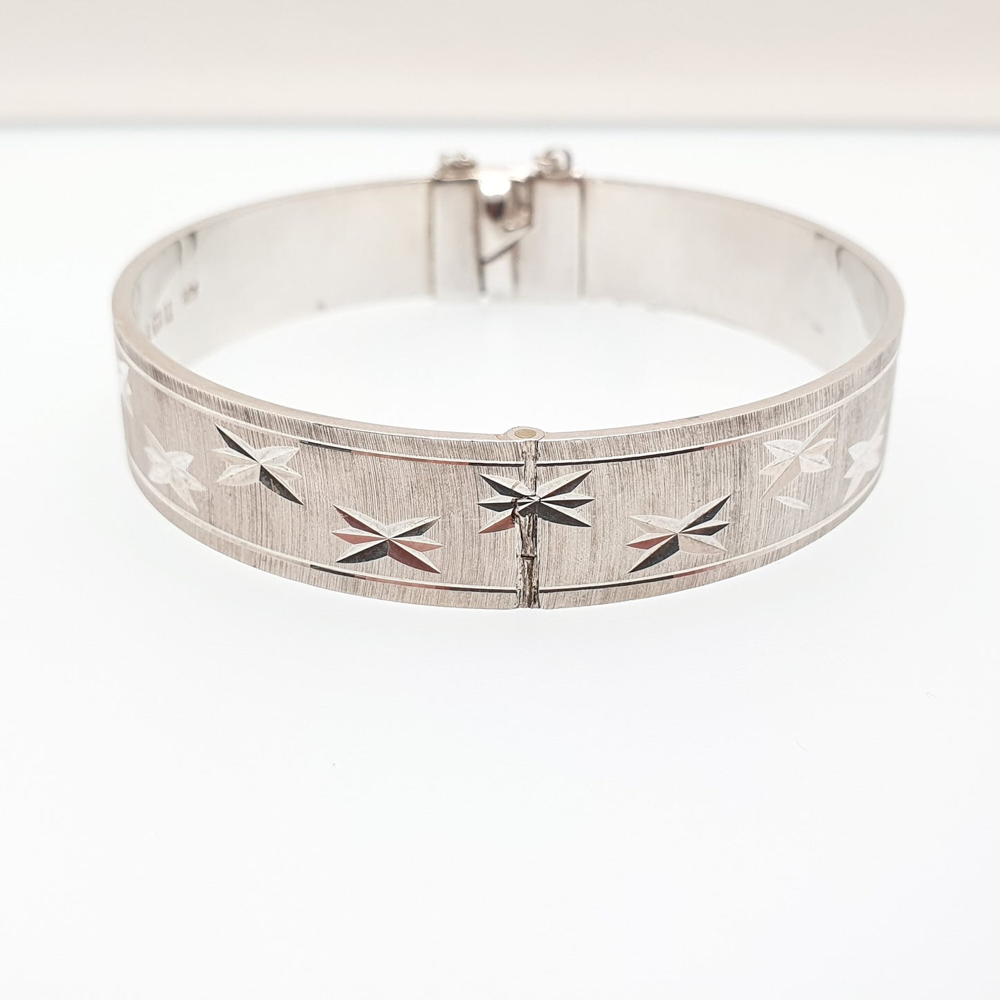 Vintage Sterling Silver Bangle Bracelet Thick Heavy Star Engraved 1979 Hallmarked Chunky Solid 925 Ladies Womens Jewelry Retro Jewellery