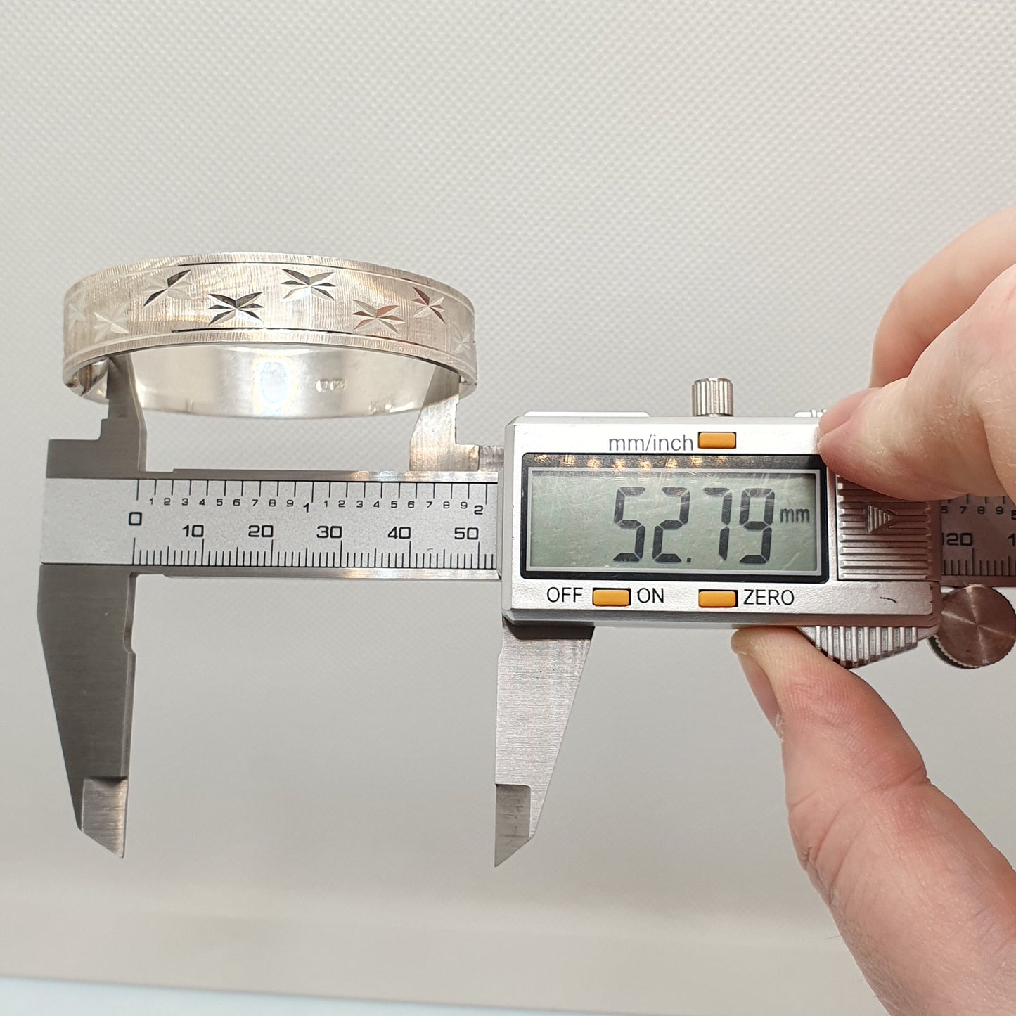 Vintage Sterling Silver Bangle Bracelet Thick Heavy Star Engraved 1979 Hallmarked Chunky Solid 925 Ladies Womens Jewelry Retro Jewellery