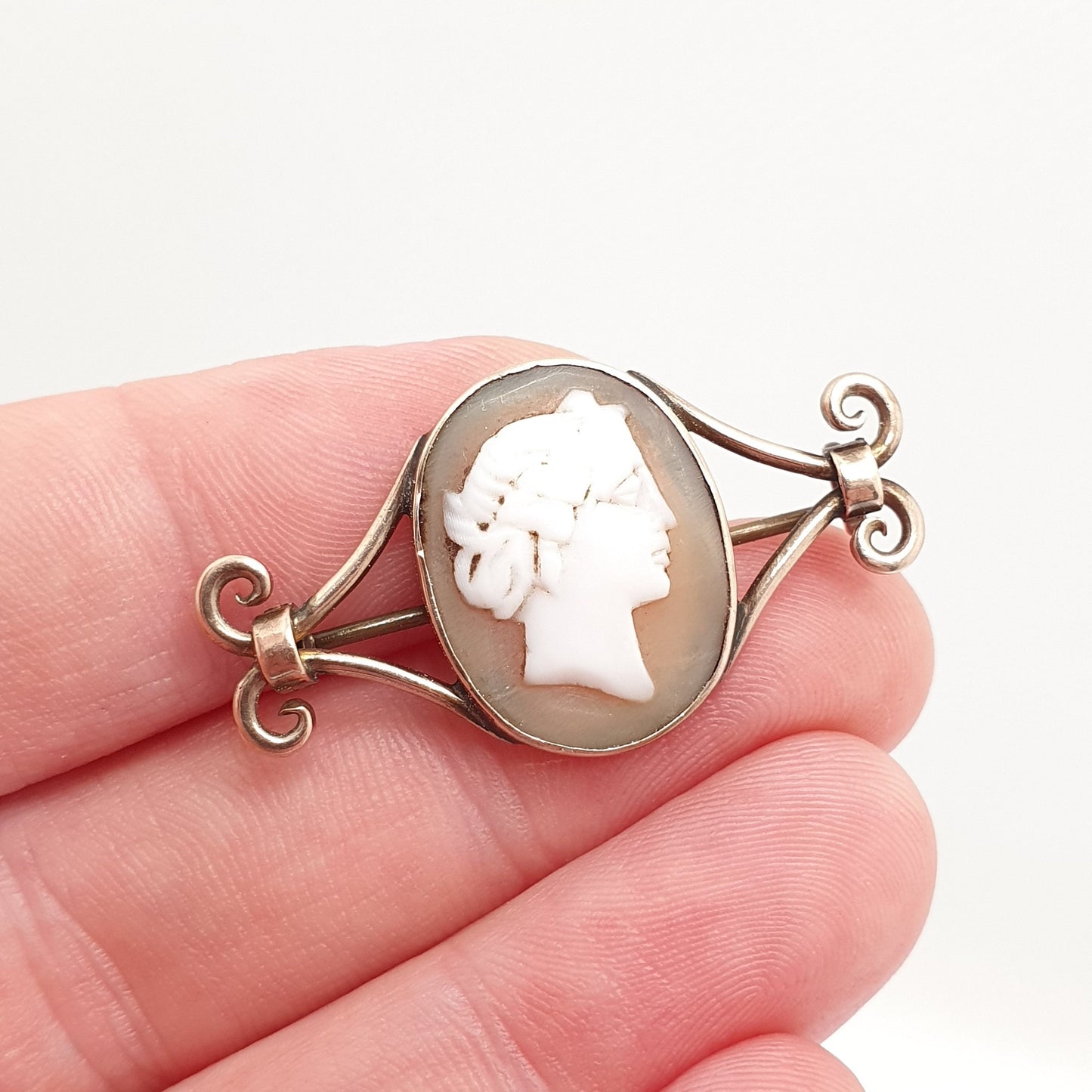 Antique Victorian Cameo Brooch 9ct Gold Solid 375 9k Hand Carved Shell Oval Rare Handmade Vintage Italian European Jewelry Womens Jewellery