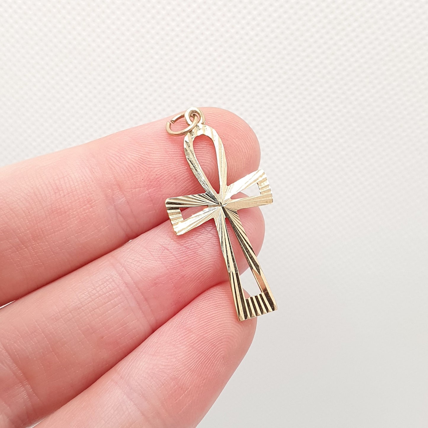 Vintage 9ct 9k Gold Ankh Pendant Necklace Solid 375 Egyptian 1978 Hallmark Hieroglyph Symbol of Life Ancient Egypt Womens Jewelry Jewellery
