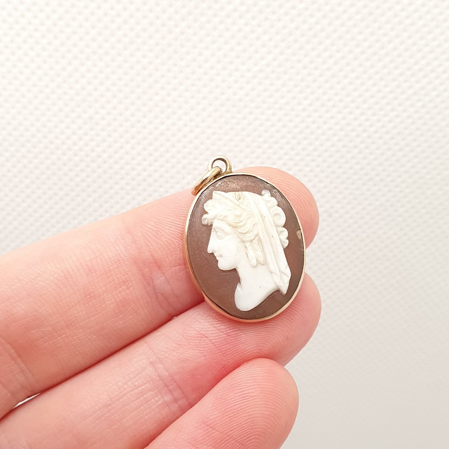 Antique Victorian 9ct 9k Gold Cameo Necklace Pendant Solid 375 Unique Oval Rope Border Hand Carved Shell 1800s Vintage Jewelry Jewellery