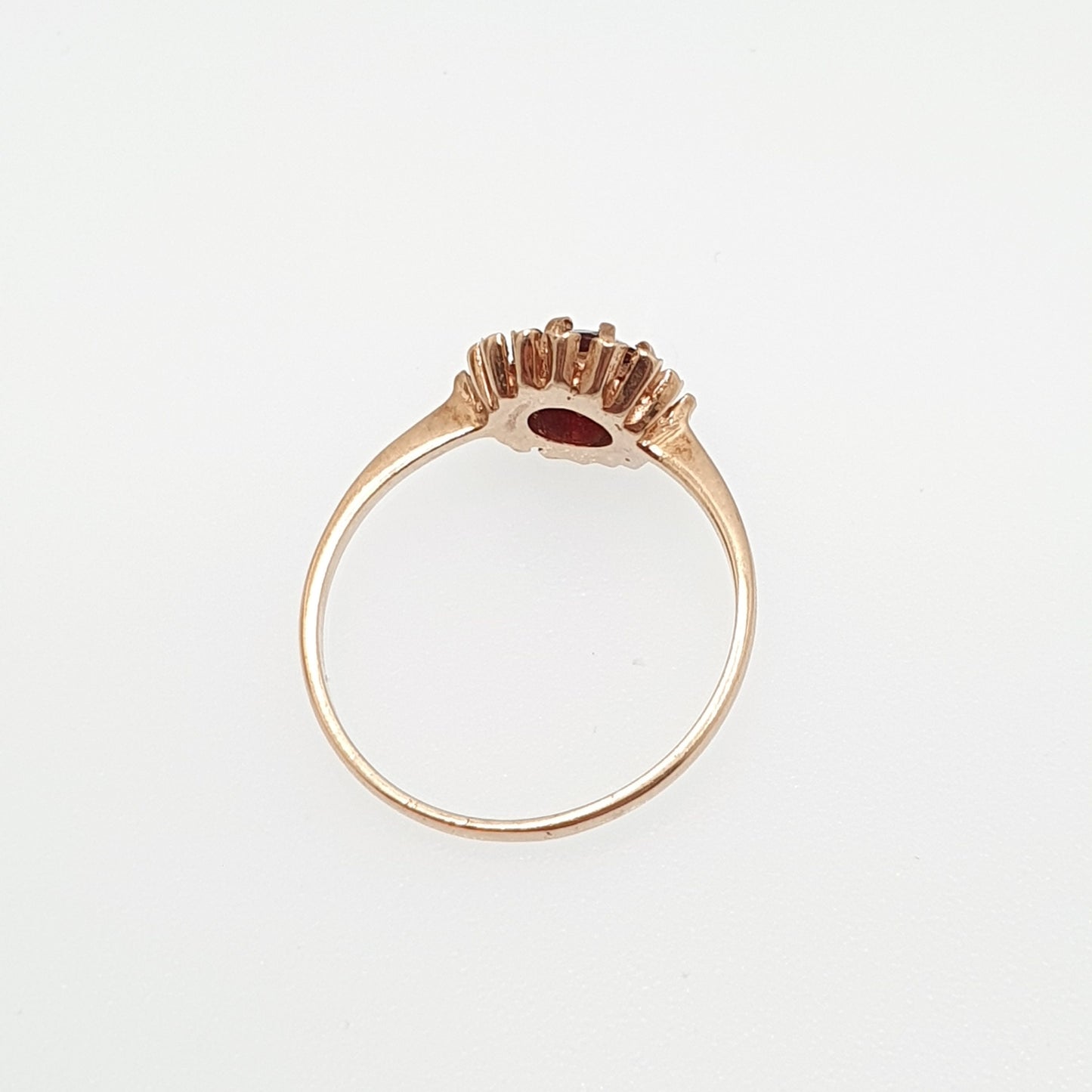 Vintage 9ct Gold Garnet Ring Solid 9k 375 Flower Style 1971 Hallmarked Crimson Red Pyrope Gemstone Womens Retro Jewelry Jewellery