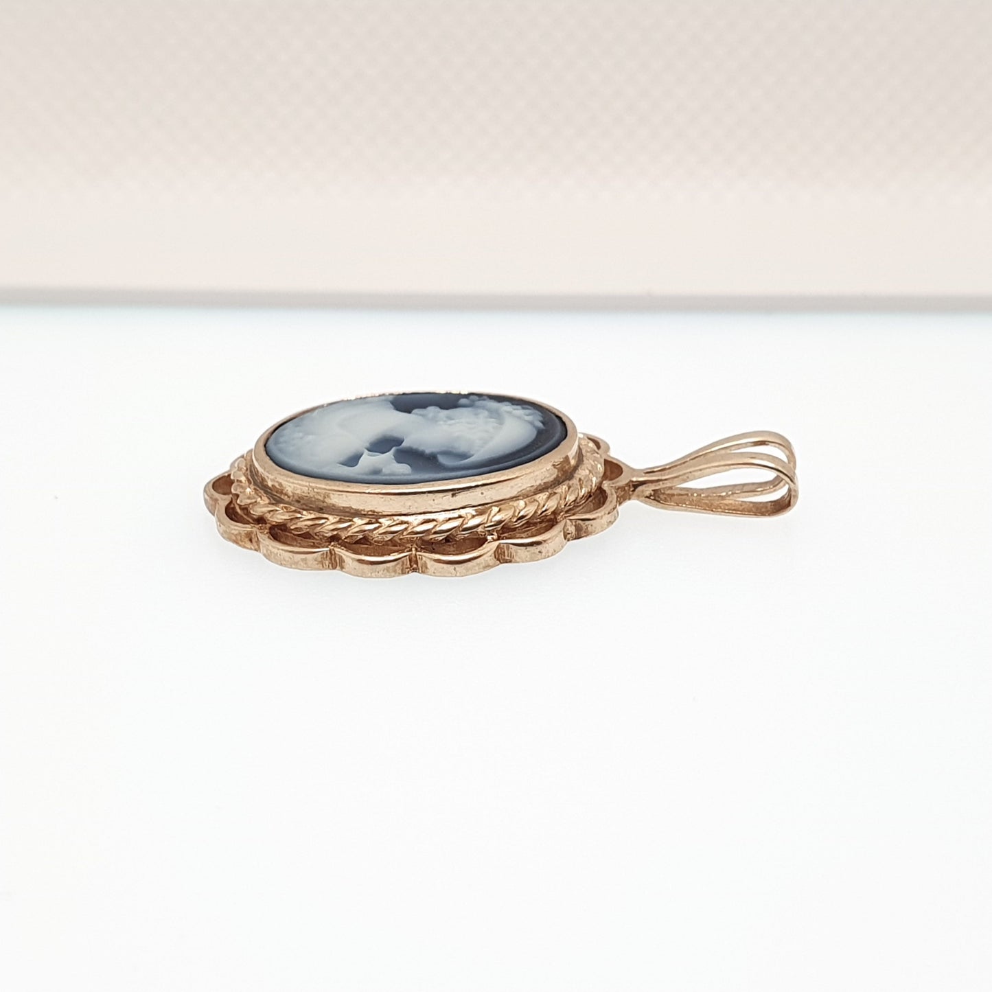 Vintage Blue Agate Cameo 9ct 9k Gold Pendant Necklace Genuine Gemstone Hand Caved Solid 375 Hallmarked Fine Estate Jewelry Womens Jewellery