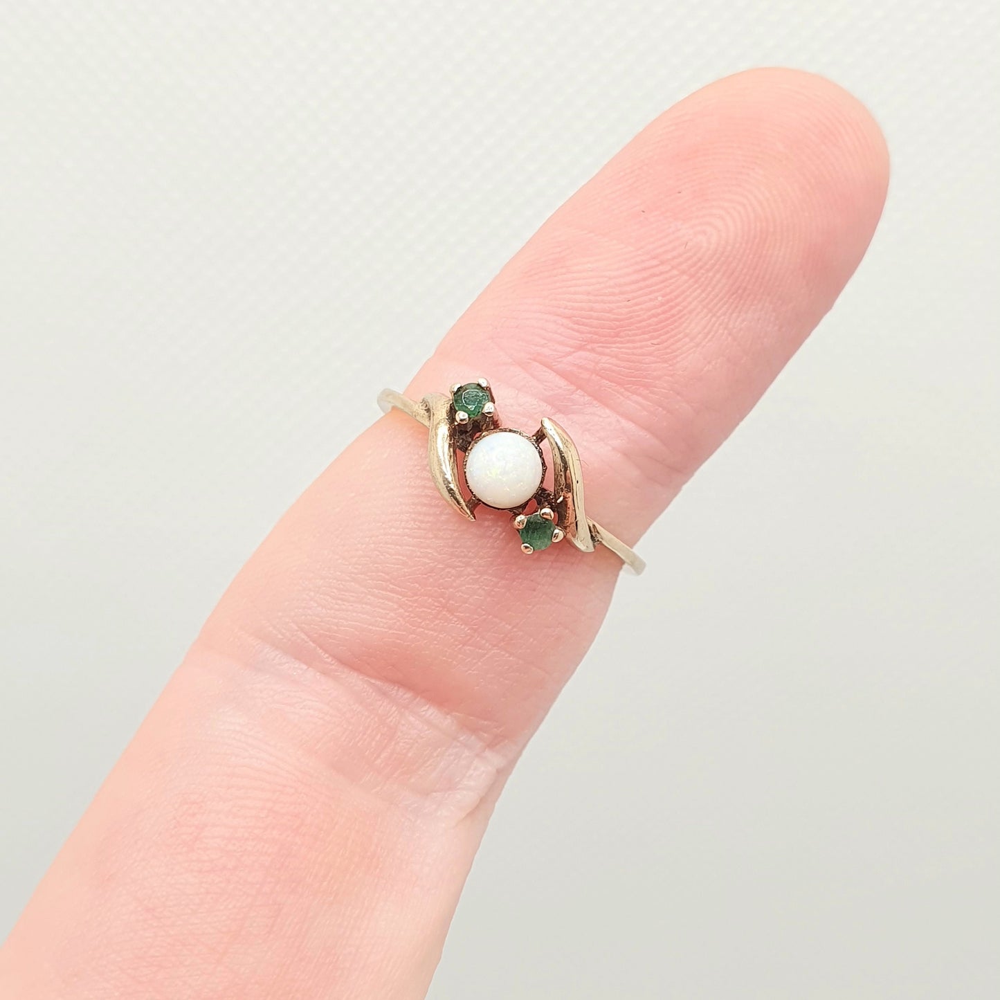 Vintage 9ct Gold Emerald & Opal Ring Solid 9k 375 Estate Fine 1981 Hallmark Genuine Real Gemstones Jewelry Jewellery Womans Retro