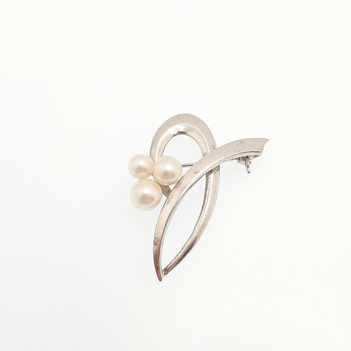 Vintage TASAKI Sterling Silver Pearl Brooch Cultured White Lustre Genuine Japanese Real "T" Makers Gift Fine Estate Womens Jewelry Jewellery