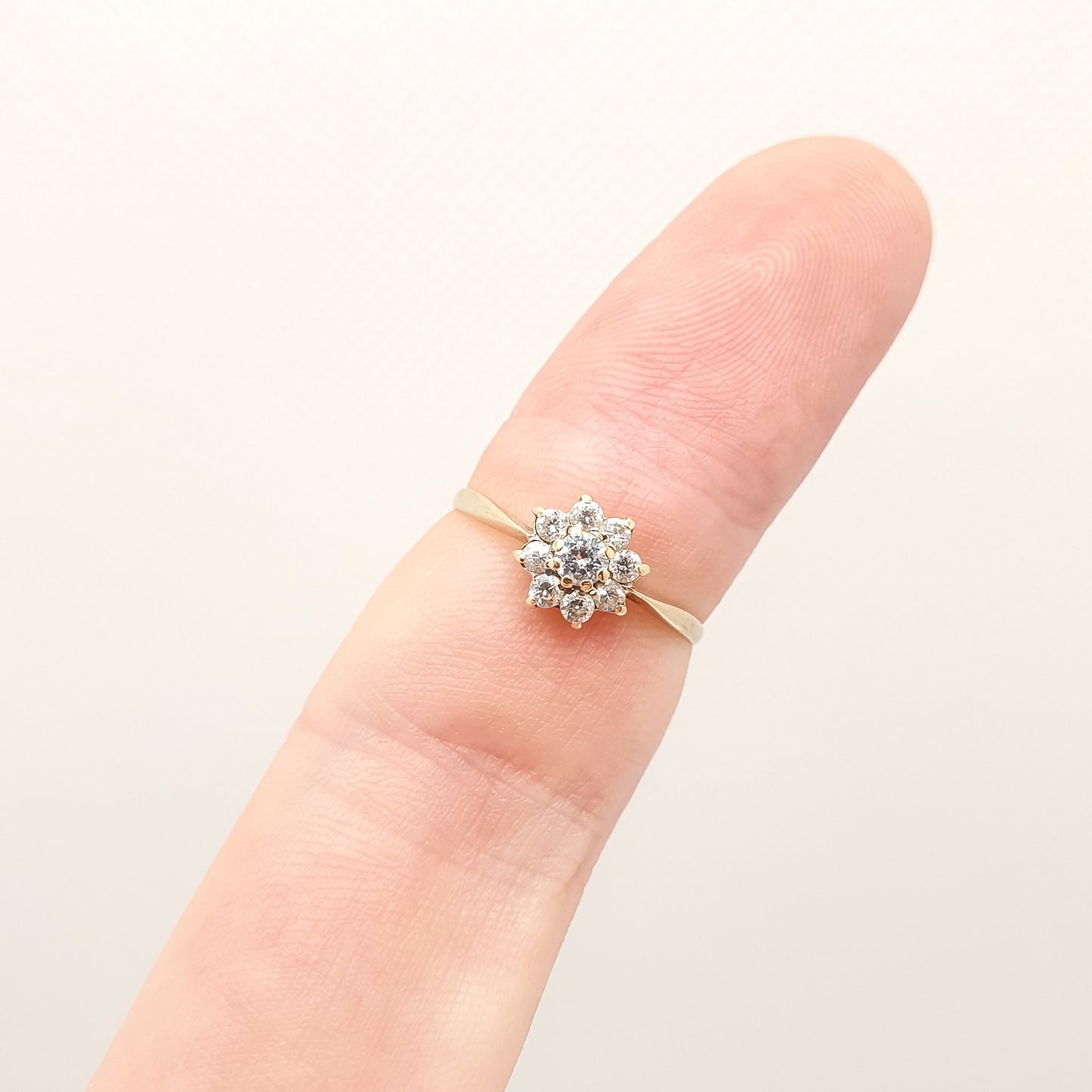 Vintage 9k 9ct Gold Cubic Zirconia CZ Cluster Ring Sparkly Diamond Simulant 1984 Hallmarked Solid 375 Retro Womens Ladies Jewelry Jewellery