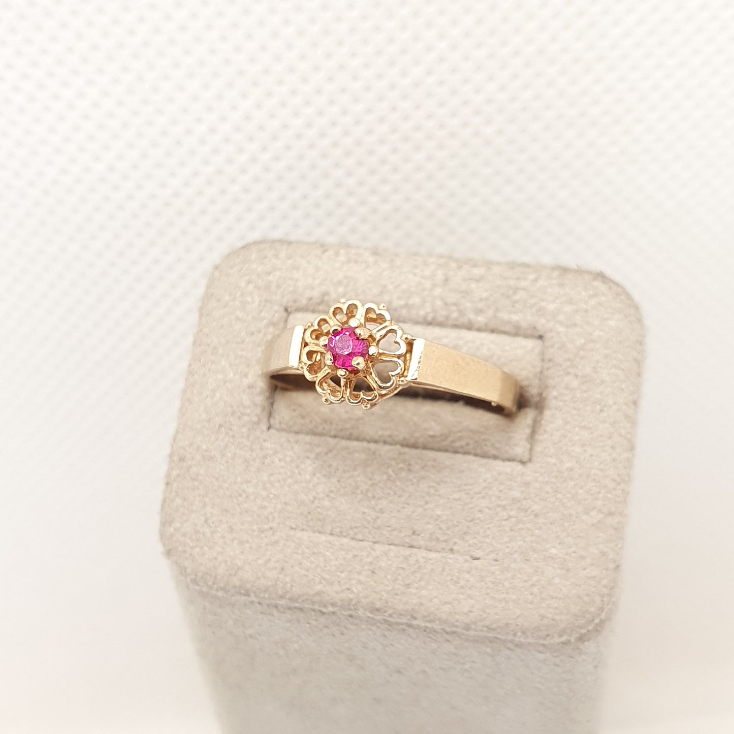 Vintage 9k 9ct Gold Ruby Ring Heart Bezel Hallmarked Solid 375 Fine Estate Red Gemstone Real Genuine Womens Fine Sparkly Jewellery Jewelry
