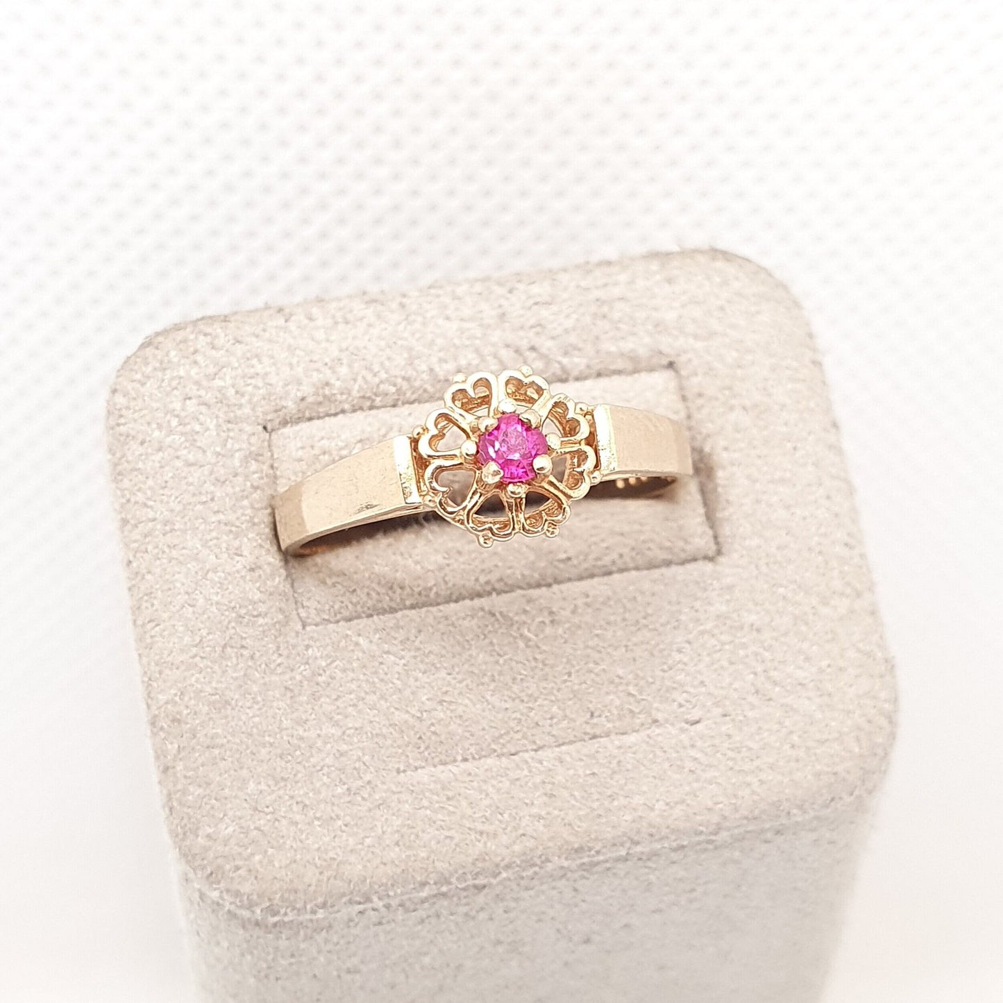 Vintage 9k 9ct Gold Ruby Ring Heart Bezel Hallmarked Solid 375 Fine Estate Red Gemstone Real Genuine Womens Fine Sparkly Jewellery Jewelry