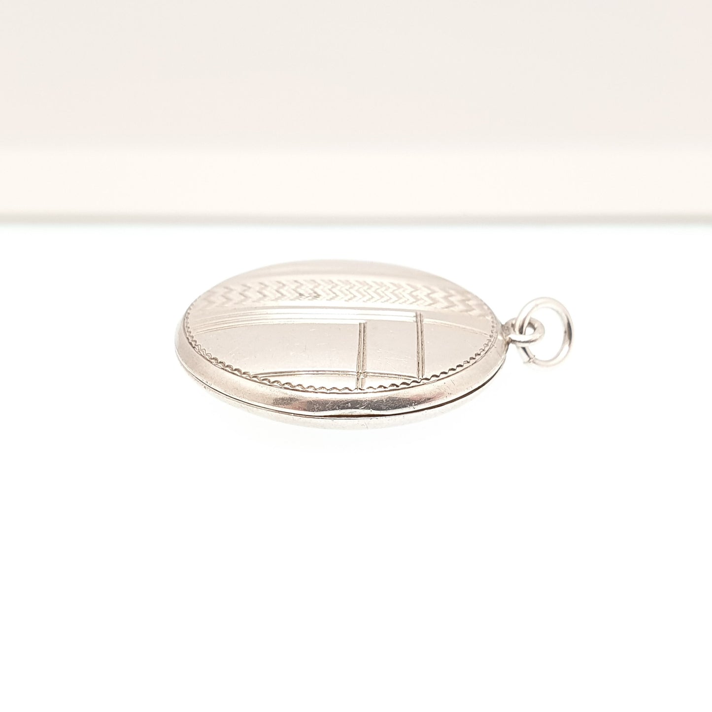 Antique Solid Silver Locket Art Deco Geometric Pattern Round Circle Necklace Pendant Rare Fine 1920s Picture Photo Jewelry Vintage Jewellery