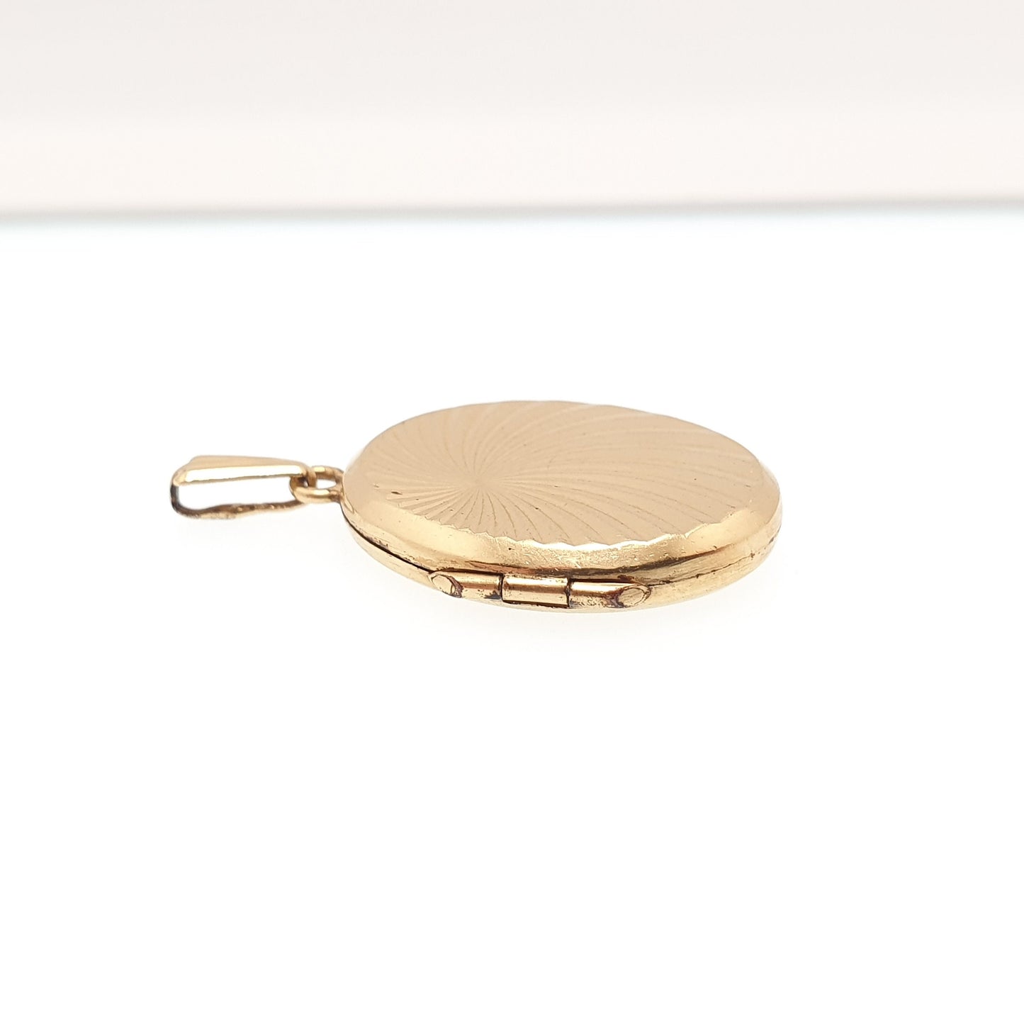 Vintage Rolled Gold Locket Necklace Pendant Oval Gyroscope Lined Pattern Gold Filled Picture Photo Womens Ladies Retro Jewellery Jewelry