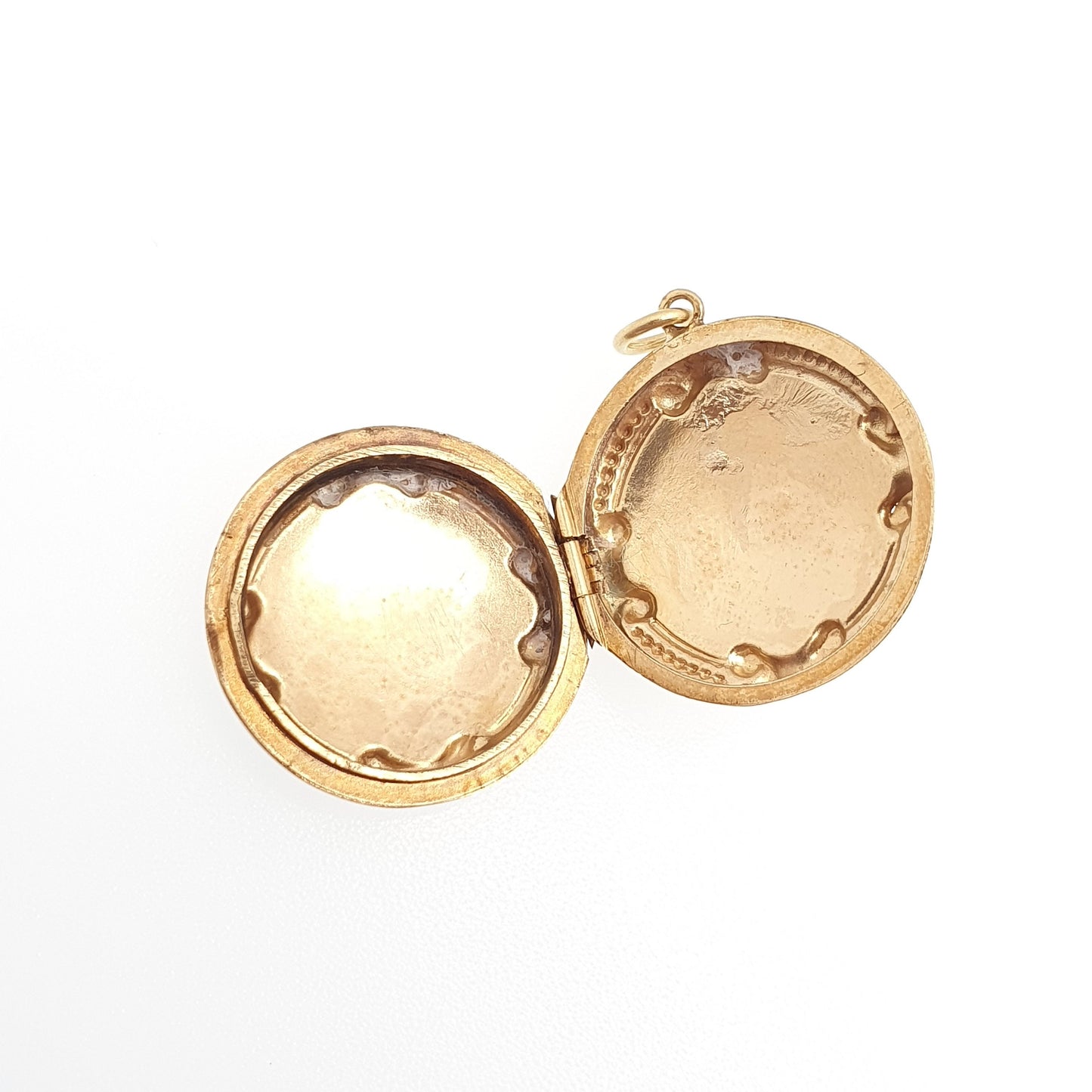 Antique 9ct 9k Gold Locket Pendant Hand Scroll Engraved Chased Border Yellow Solid 375 Back & Front Picture Photo Vintage Necklace Jewelry