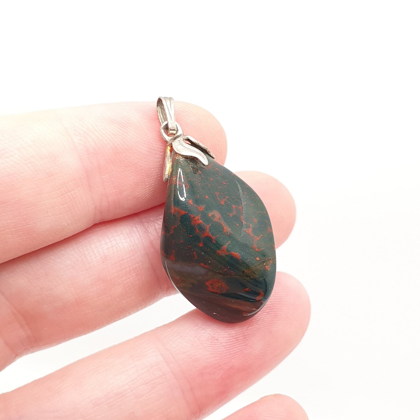 Vintage Genuine Bloodstone Necklace Pendant Agate Quartz Tumbled Polished Pebble Seal Stamp Gemstone Retro Womens Jewelry Jewellery