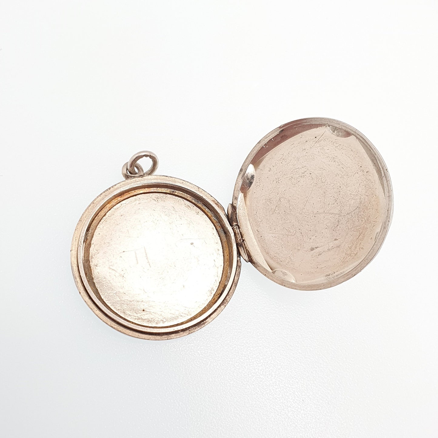 Antique Solid Silver Locket Art Deco Vertical Engine Turned Round Circle Necklace Pendant Vintage 1920s Picture Photo Jewelry Jewellery
