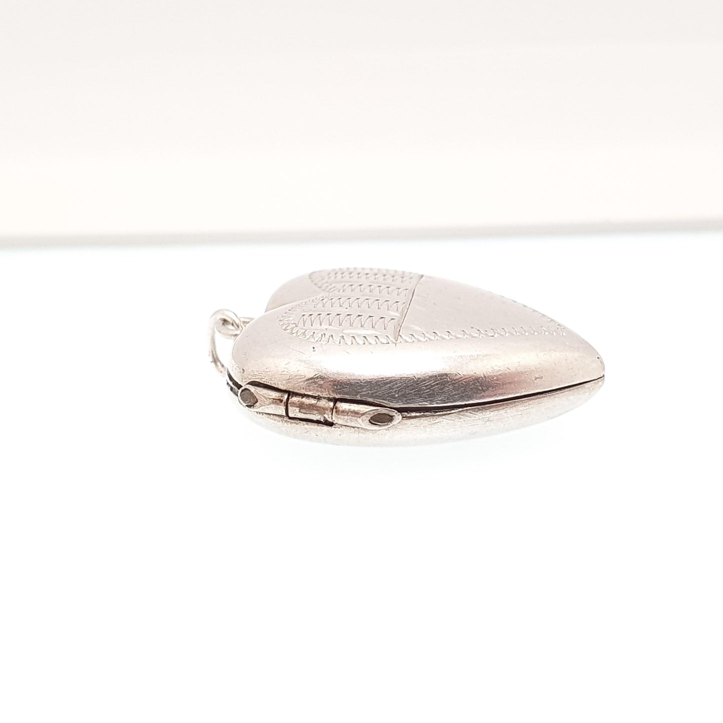 Antique Solid Silver Heart Locket Necklace Pendant Embossed Picture Photo Engraved Love 1910s Womens Jewelry Jewellery Vintage