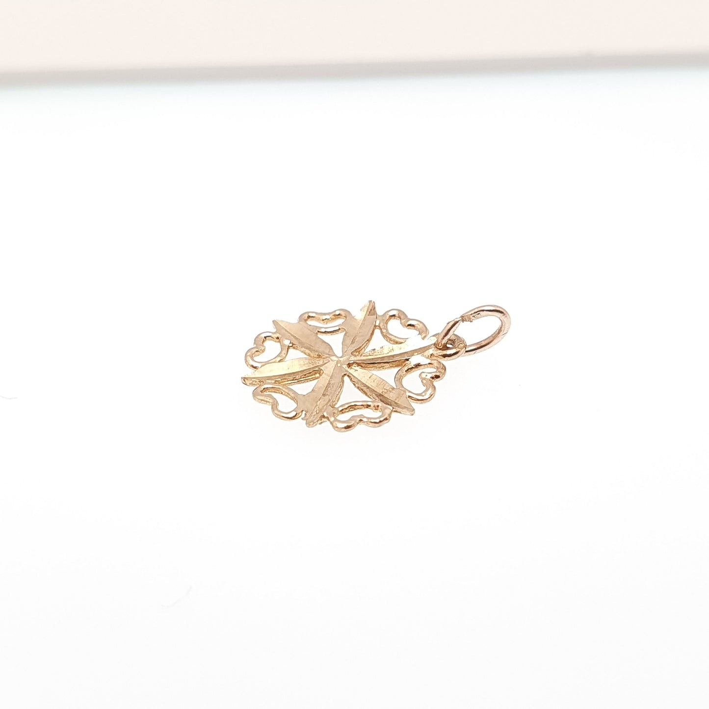 Vintage 9ct 9k Gold Snowflake Charm Pendant Necklace Pierced Heart Flower Solid 375 Charm Cute Yellow Retro Gift Womens Jewelry Jewellery