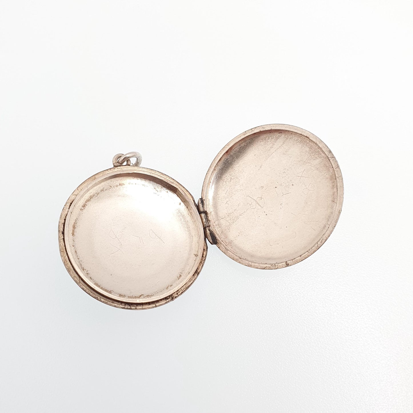 Antique Solid Silver Round Locket Pendant Necklace Circle Engraved Cute Vintage Picture Photo Womens Jewelry Jewellery