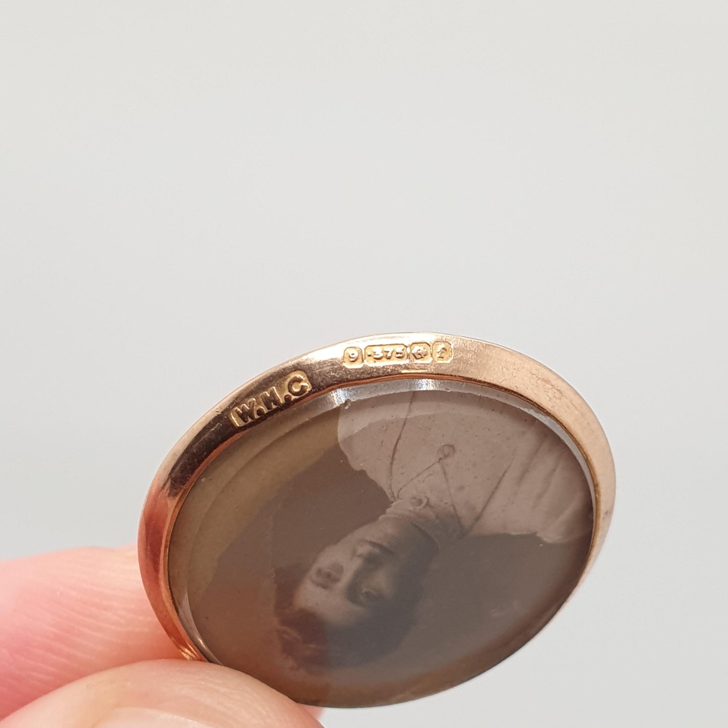 Antique 9ct Gold Locket Pendant Necklace 1905 Hallmark Solid 375 9k Round Plain Vintage Photo Picture Glass Gift Womens Jewelry Jewellery