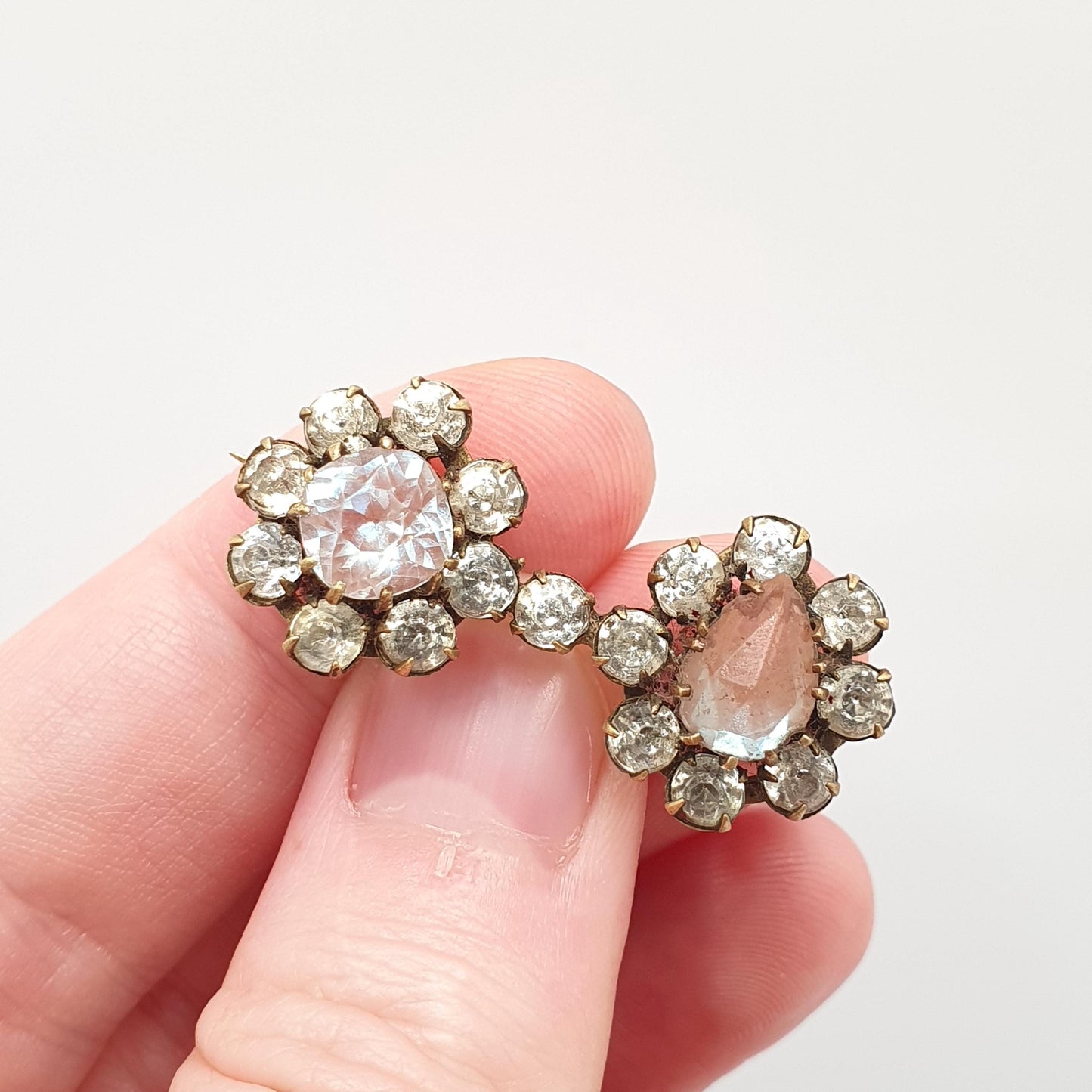 Antique Victorian Saphiret Glass Brooch Pin Diamond Paste Cluster Gold Tone Blue Red Vintage Czech Faceted Lucky Rare Jewellery Jewelry