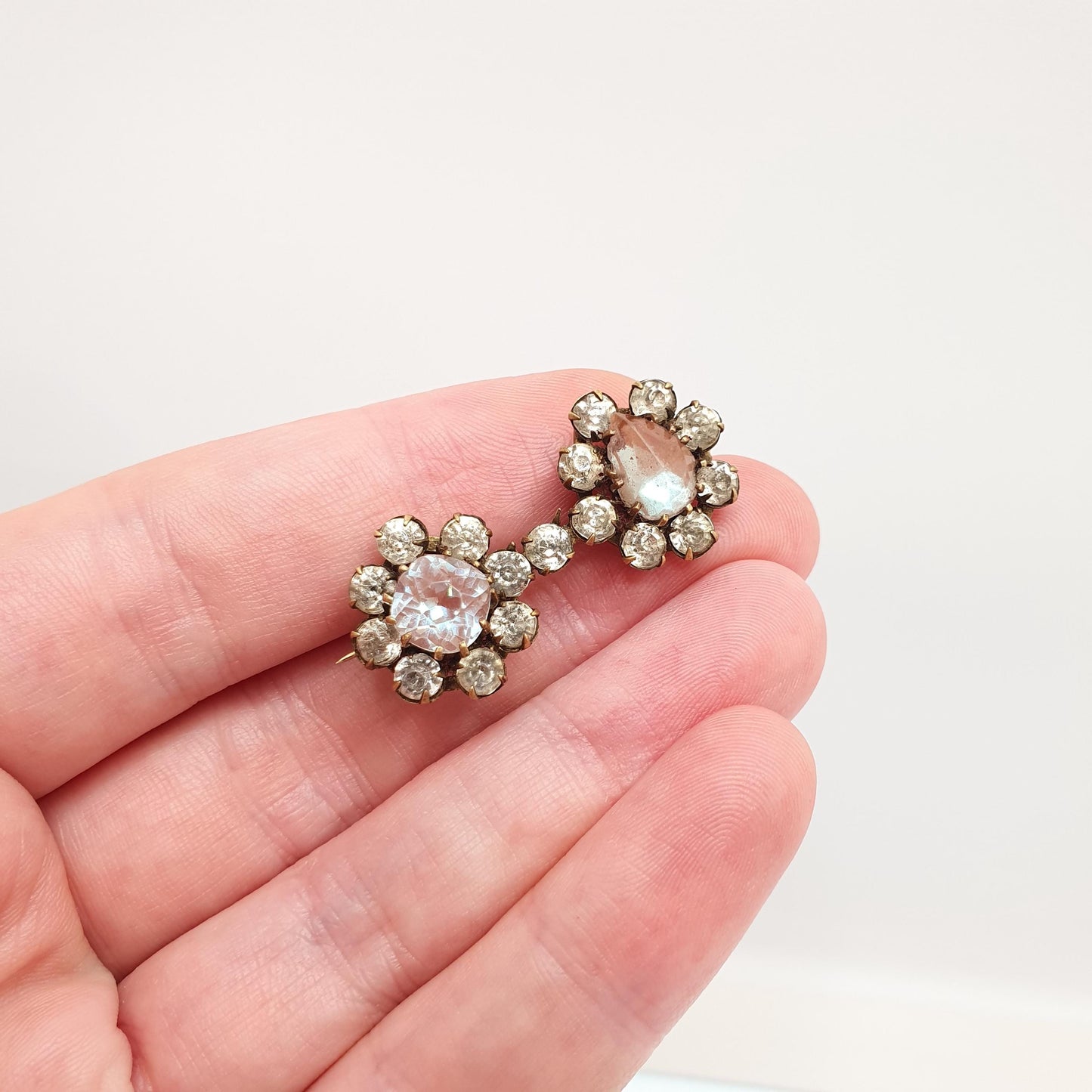 Antique Victorian Saphiret Glass Brooch Pin Diamond Paste Cluster Gold Tone Blue Red Vintage Czech Faceted Lucky Rare Jewellery Jewelry