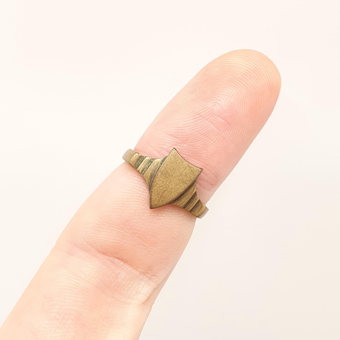 Antique Victorian Shield Signet Ring Gold Tone Base Metal Rustic Gothic Steampunk Genuine Vintage Big Crest Mens Womens Jewelry Jewellery