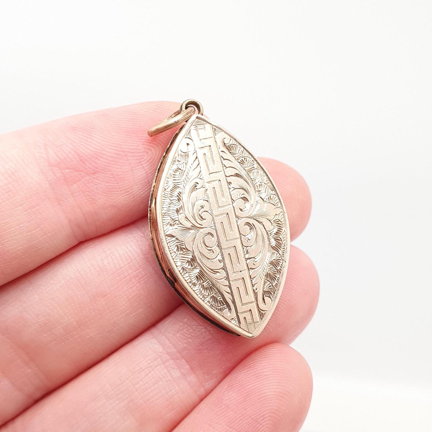 Antique Victorian 9ct 9k Gold Locket Pendant Greek Key Engraved Necklace Ellipse Eye Shape Solid 375 Back & Front Vintage Jewelry Jewellery