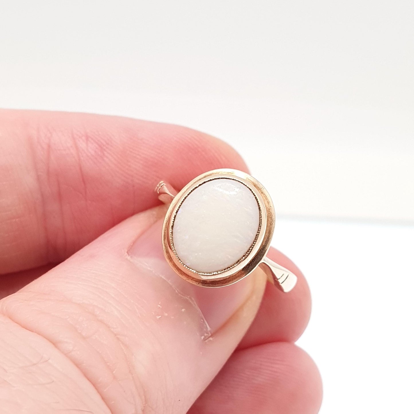 Vintage 9ct 375 Gold Opal Ring White Solitaire Gemstone Solid 9k Yellow 1994 Hallmarked Sparkly Large Big Retro Womens Jewelry Jewellery