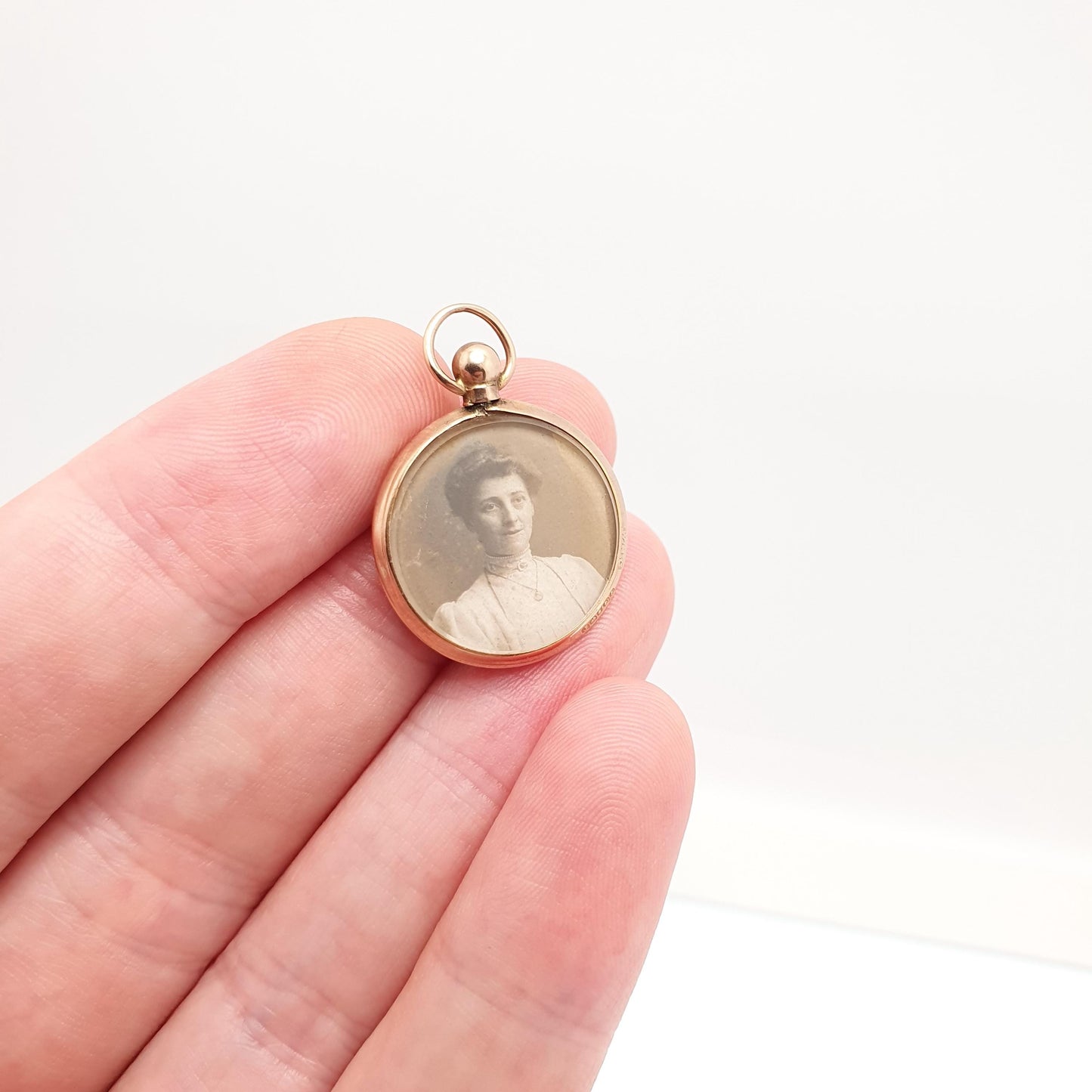 Antique 9ct Gold Locket Pendant Necklace 1905 Hallmark Solid 375 9k Round Plain Vintage Photo Picture Glass Gift Womens Jewelry Jewellery