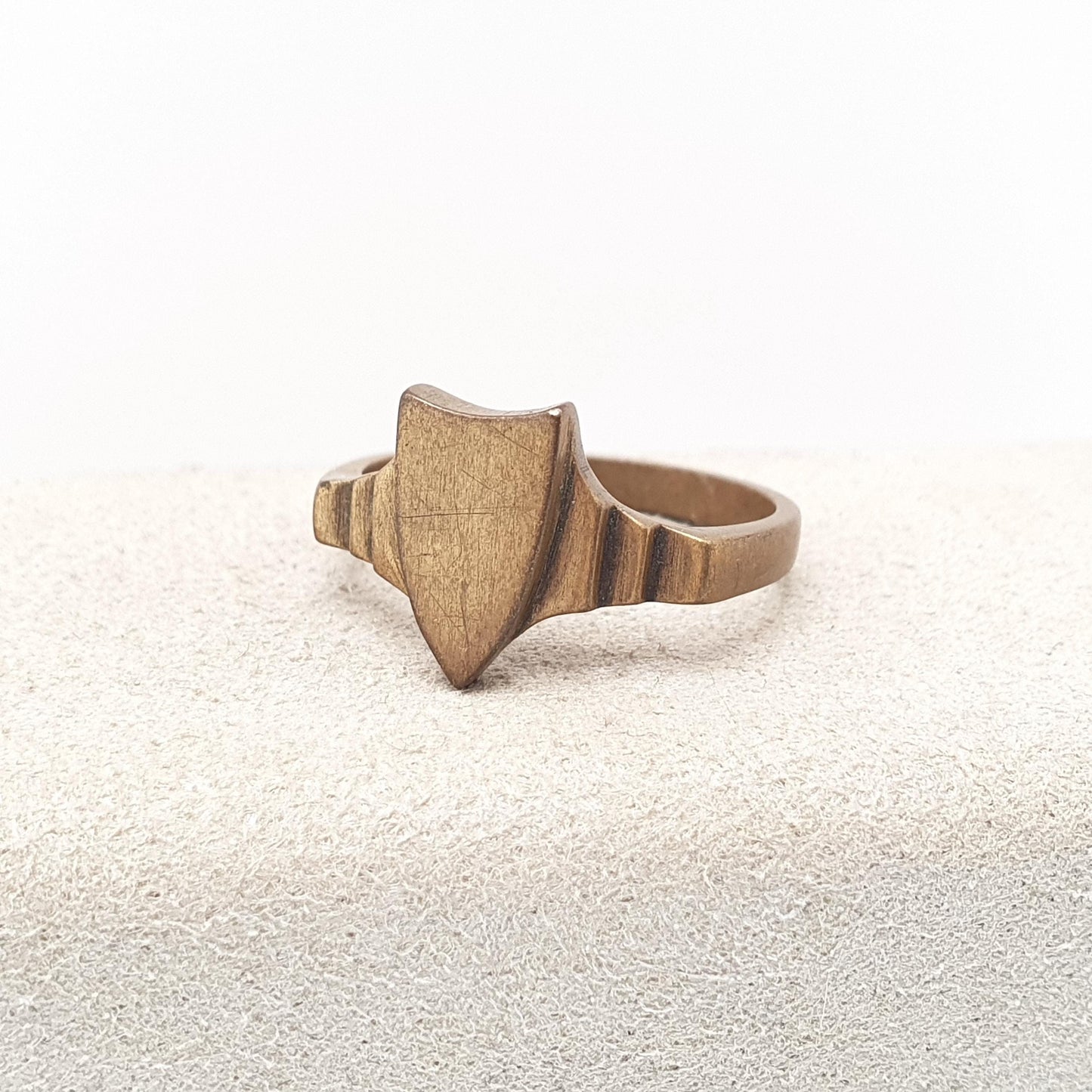Antique Victorian Shield Signet Ring Gold Tone Base Metal Rustic Gothic Steampunk Genuine Vintage Big Crest Mens Womens Jewelry Jewellery