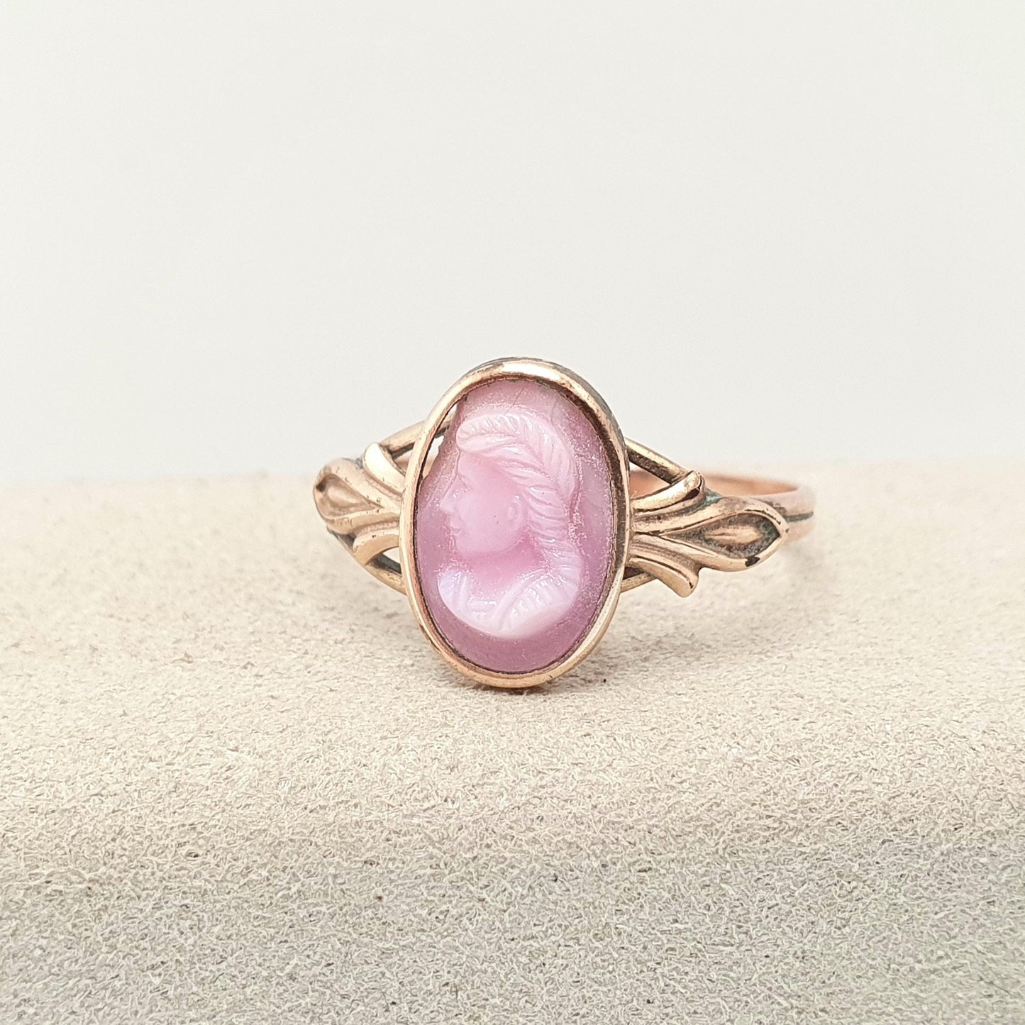Antique Rolled Gold Glass Pink Cameo Ring Victorian Rose Gold Filled Faux Signet Costume Jewellery Jewelry Vintage Rings Womens Ladies