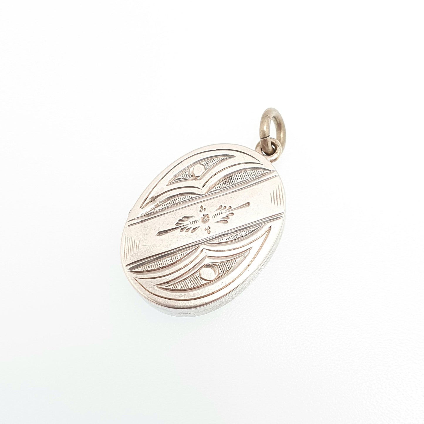 Antique Solid Silver Victorian Locket Engraved Arrow Border Oval Small Cute Necklace Vintage Pendant Geometric Picture Jewelry Jewellery