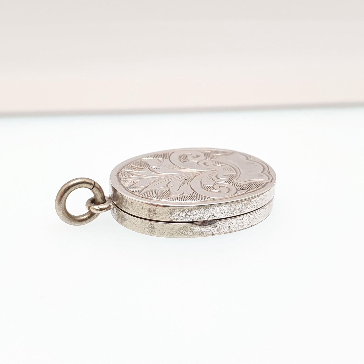 Antique Solid Silver Victorian Locket Engraved Arrow Border Oval Small Cute Necklace Vintage Pendant Geometric Picture Jewelry Jewellery