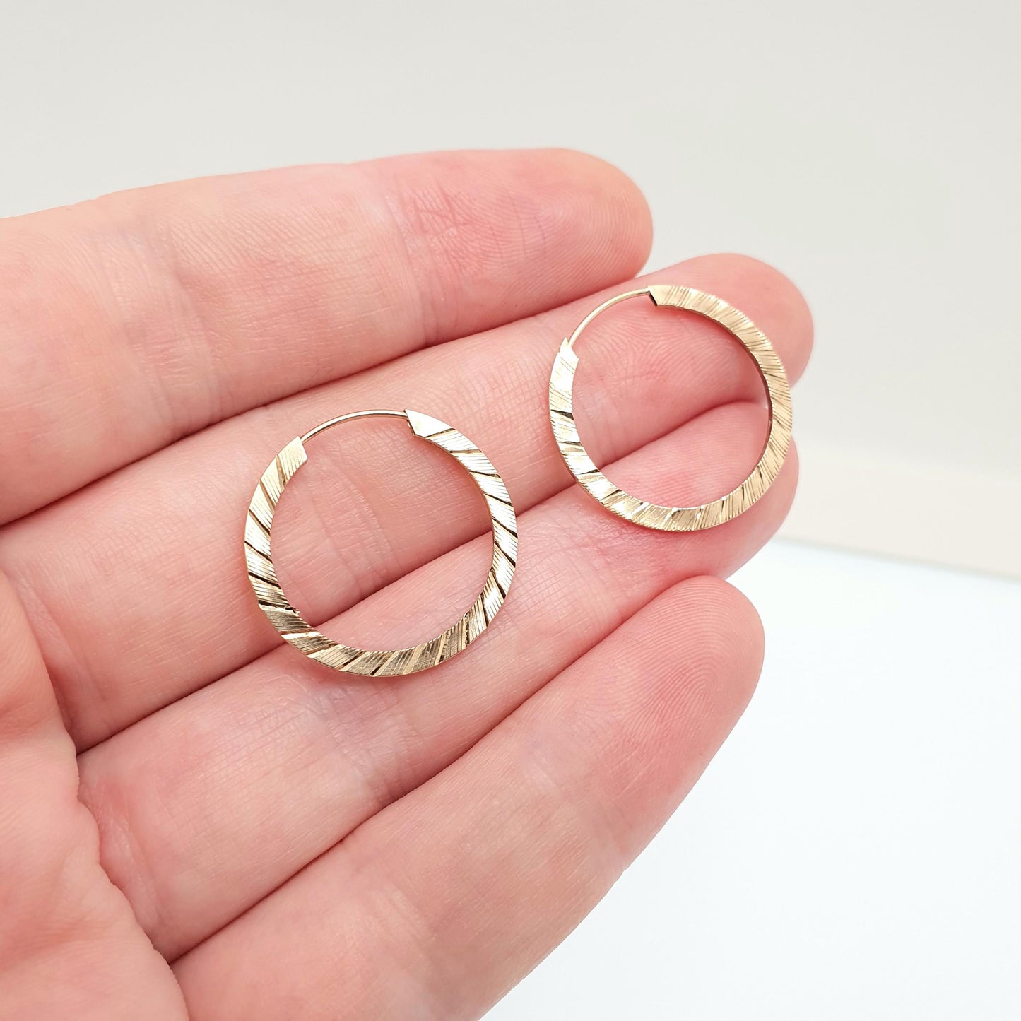 Vintage 9k 9ct Gold Hoop Earrings Full Round Circle Loop Solid 375 Engraved Lined 1980s Grooved Etched Ladies Womens Jewelry Jewellery
