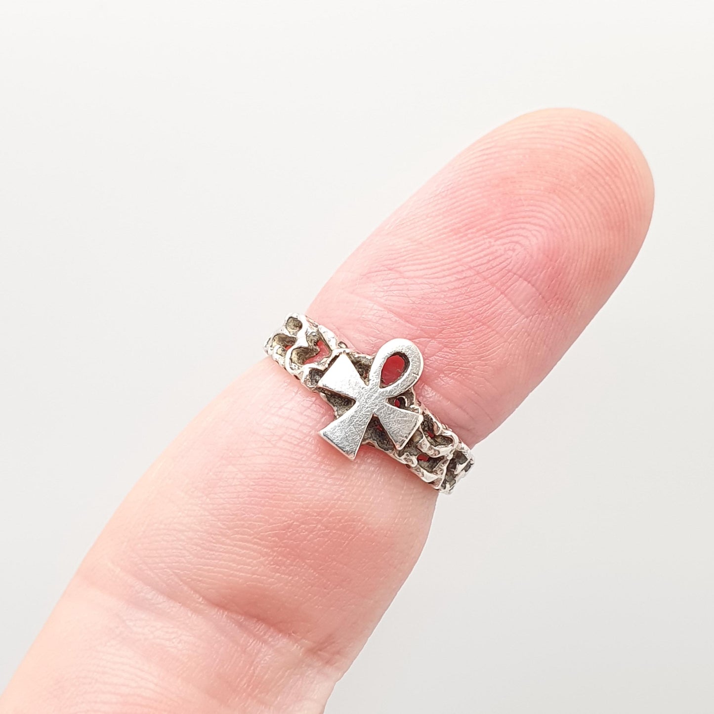 Vintage Solid Silver Ankh Signet Ring Egyptian Hieroglyph Cross Crucifix 1975 Hallmarked Textured Womens Retro Ladies Jewelry Jewellery