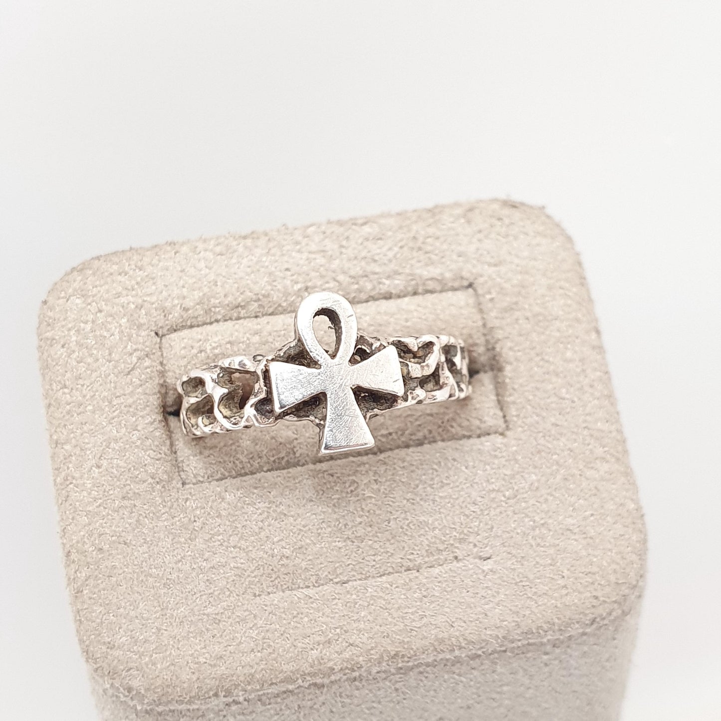 Vintage Solid Silver Ankh Signet Ring Egyptian Hieroglyph Cross Crucifix 1975 Hallmarked Textured Womens Retro Ladies Jewelry Jewellery