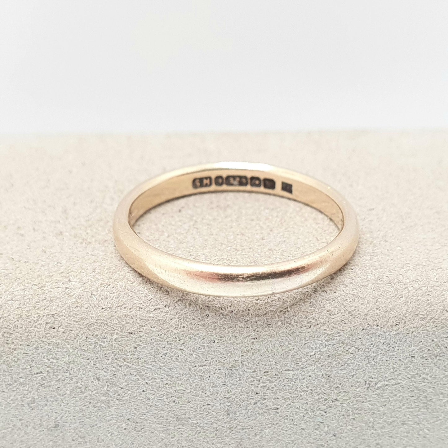 Vintage 9ct 9k Gold Wedding Band Ring 1946 Hallmarked Solid 375 Stacking Stacker Gift Yellow Smooth Mens Womens Fine Jewelry Jewellery