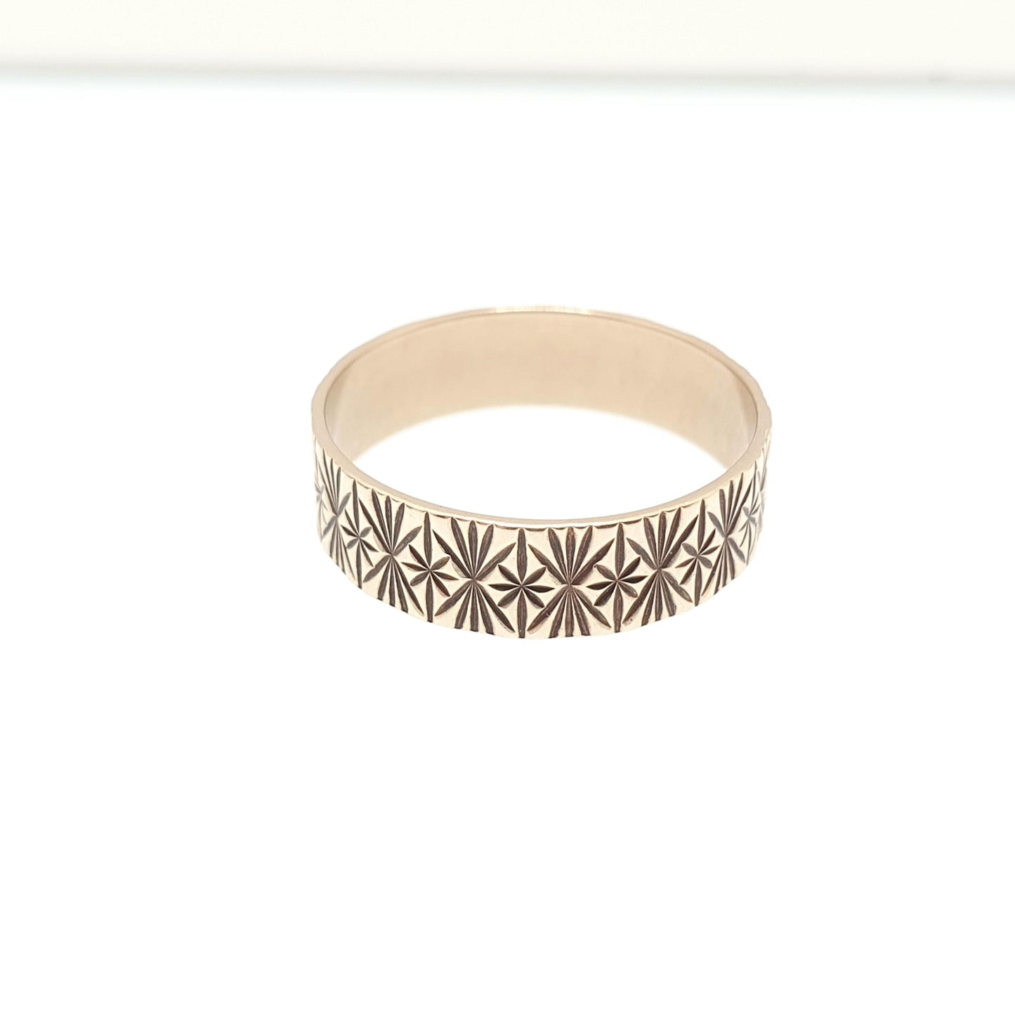 Vintage 9ct 9k Gold Band Ring Star Engraved Stacking Stacker Hallmarked Solid 375 Wide Chequered Thick Ladies Womens Fine Jewelry Jewellery