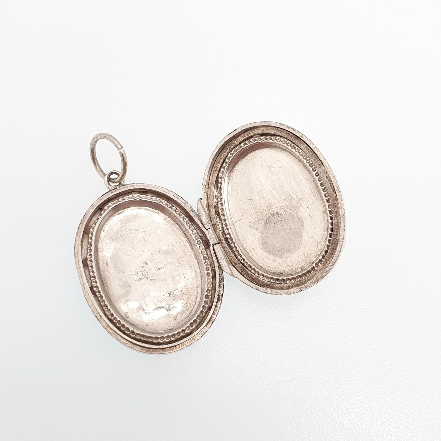 Antique Sterling Silver Victorian Locket 1896 Hallmark Oval Small Cute Necklace Vintage Pendant Geometric Photo Womens Jewelry Jewellery