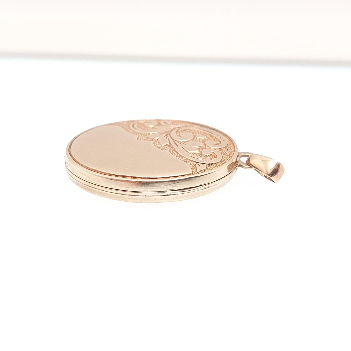 Vintage Solid 9ct 9k Gold Locket Oval All 375 9 Carat Gold Embossed Necklace Hallmark Photo Picture Pendant Retro Jewelry Womens Jewellery