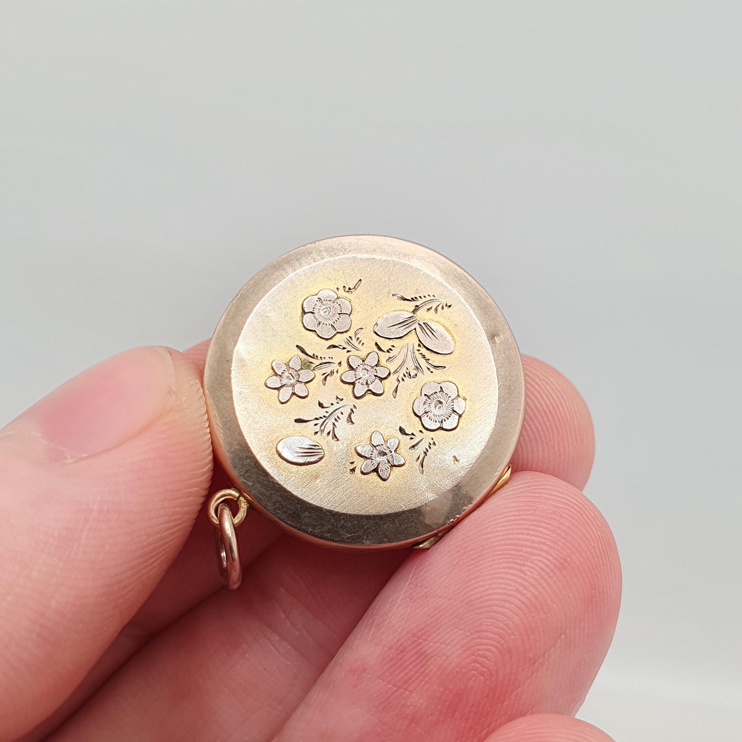 Antique 9ct Rose Gold Locket Victorian Flower Floral Solid 9k 375 Back & Front Engraved Cute Pendant Gift Necklace Jewelry Womens Jewellery