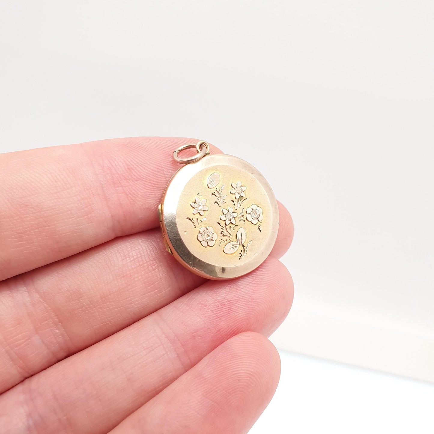 Antique 9ct Rose Gold Locket Victorian Flower Floral Solid 9k 375 Back & Front Engraved Cute Pendant Gift Necklace Jewelry Womens Jewellery