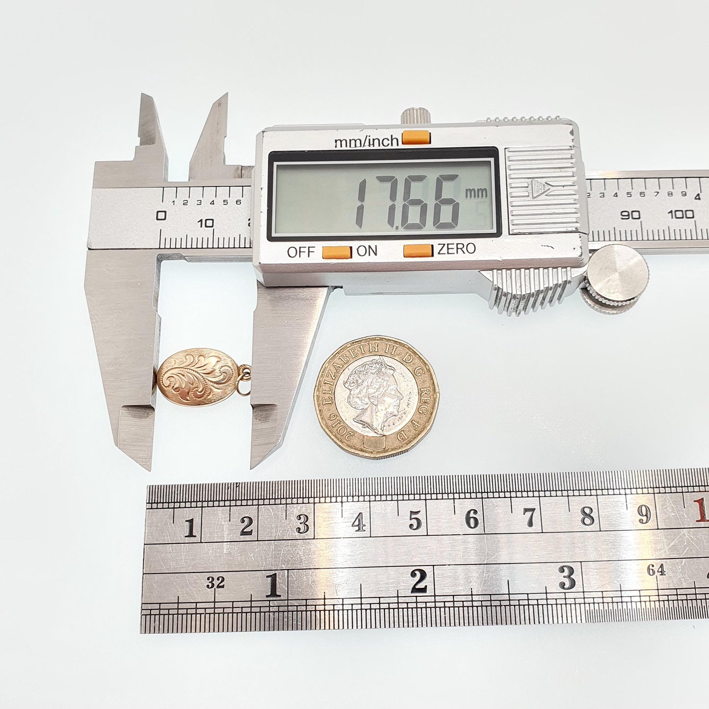 Vintage Solid 9ct 9k Gold Locket Oval All 375 9 Carat Cute Gift Necklace 1982 Hallmark Photo Picture Pendant Jewelry Womens Jewellery