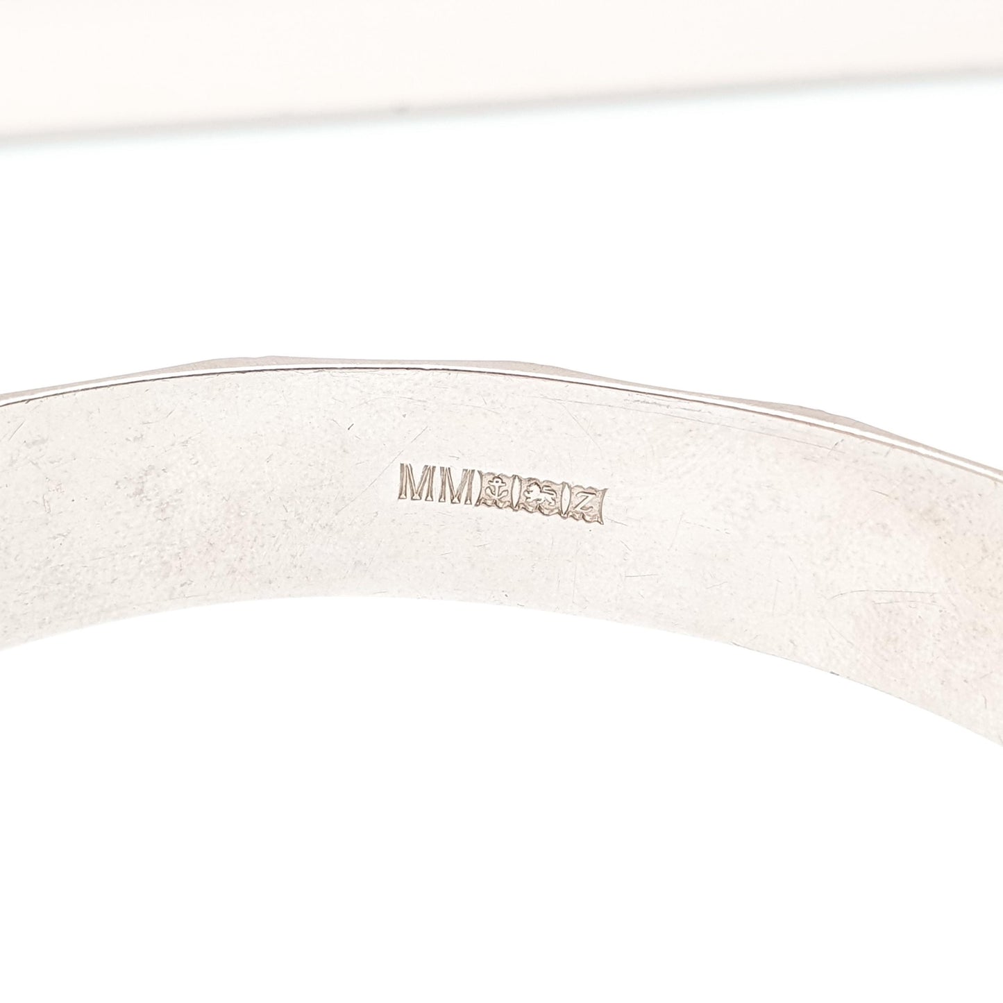 Vintage Sterling Silver Bangle Bracelet Thick Heavy V Arrow Engraved 1974 Hallmarked 31.61g Chunky Solid 925 Womens Jewelry Retro Jewellery