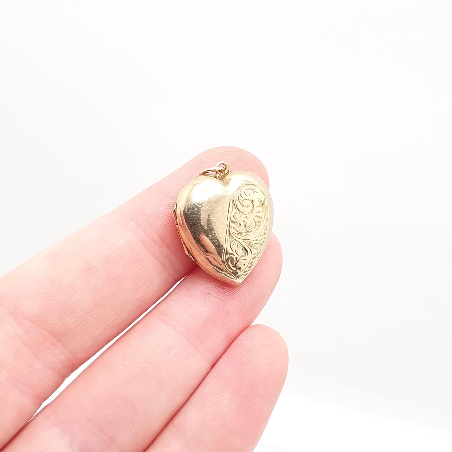 Antique 9ct Gold Heart Locket Cute Engraved Solid 9k 375 Pendant Fine Estate Love Gift Back & Front Necklace Retro Jewelry Womens Jewellery