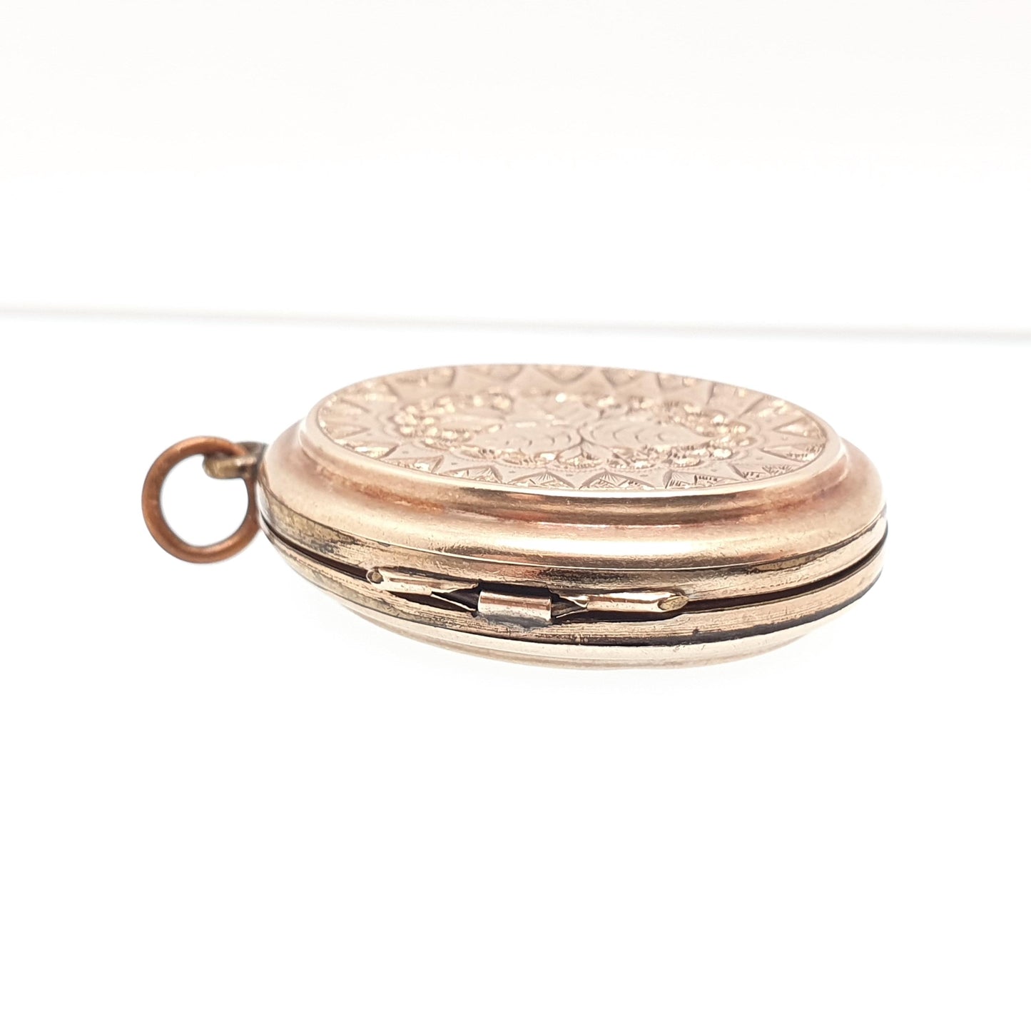 Antique Victorian 9ct Rose Gold Star Locket Hand Engraved Leaf Pendant Oval Estate Solid 9kt Front Back Big Large Vintage Jewelry Jewellery
