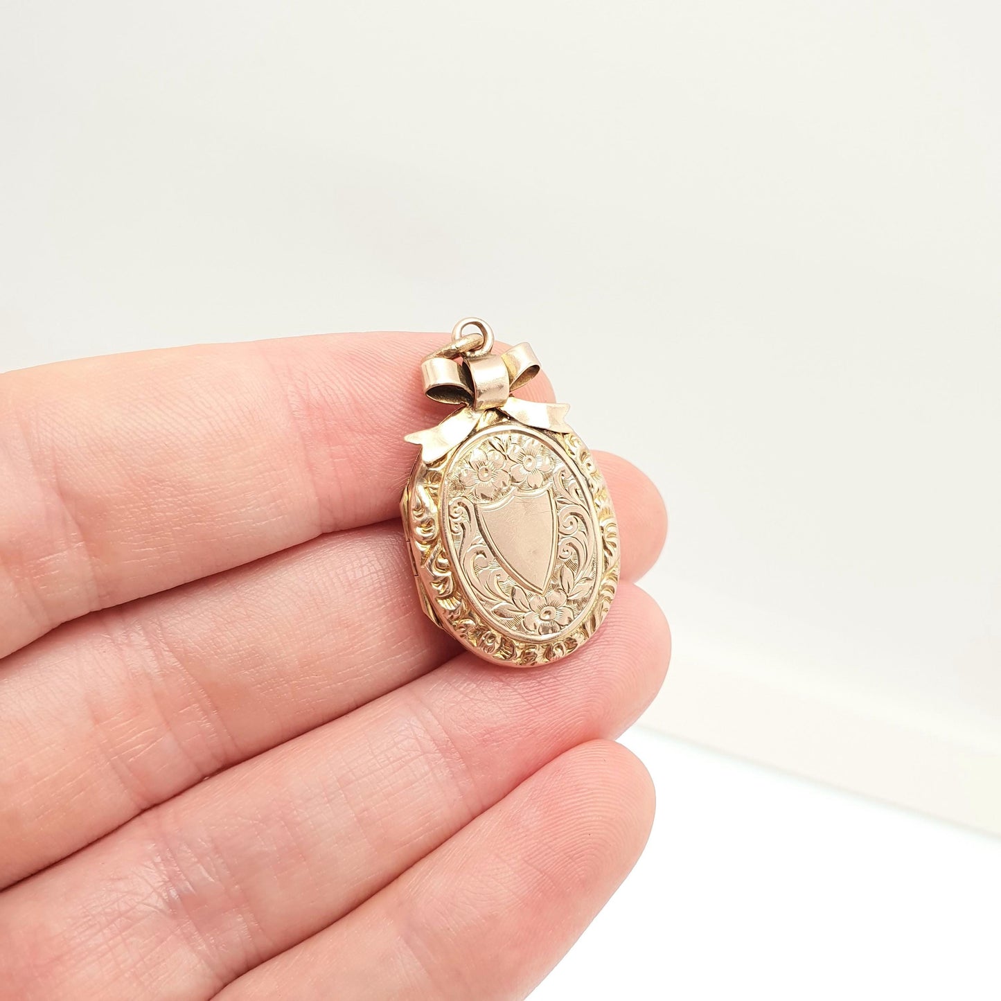 Antique 9ct 9k Rose Gold Bow Locket Pendant Large Big Oval Solid 375 Shield Engraved Fine Estate Back & Front Necklace Jewelry Jewellery