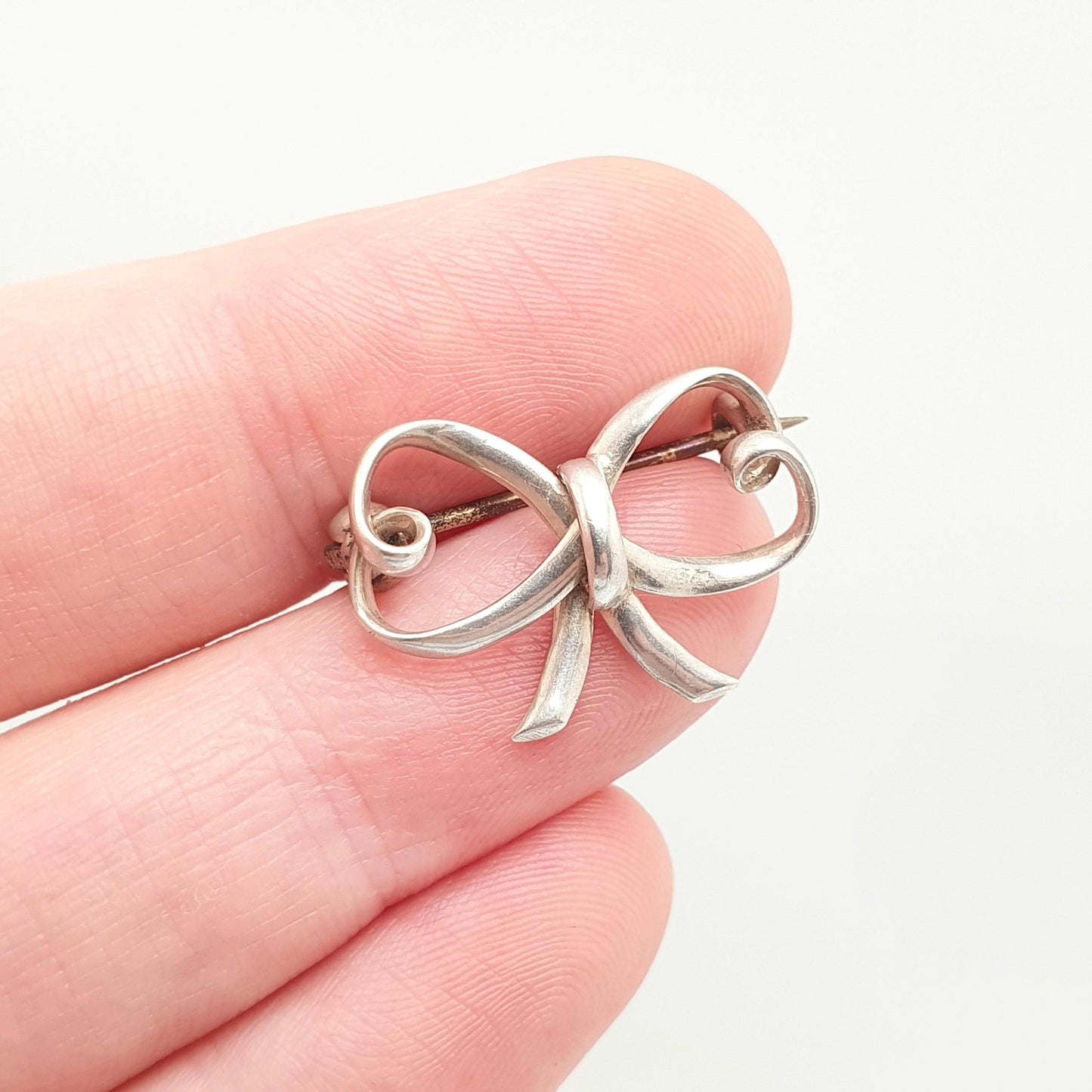 Antique Charles Horner Sterling Silver Bow Brooch Ribbon CH 1908 Hallmark Chester Knot Art Nouveau 1910s Vintage Womens Jewellery Jewelry