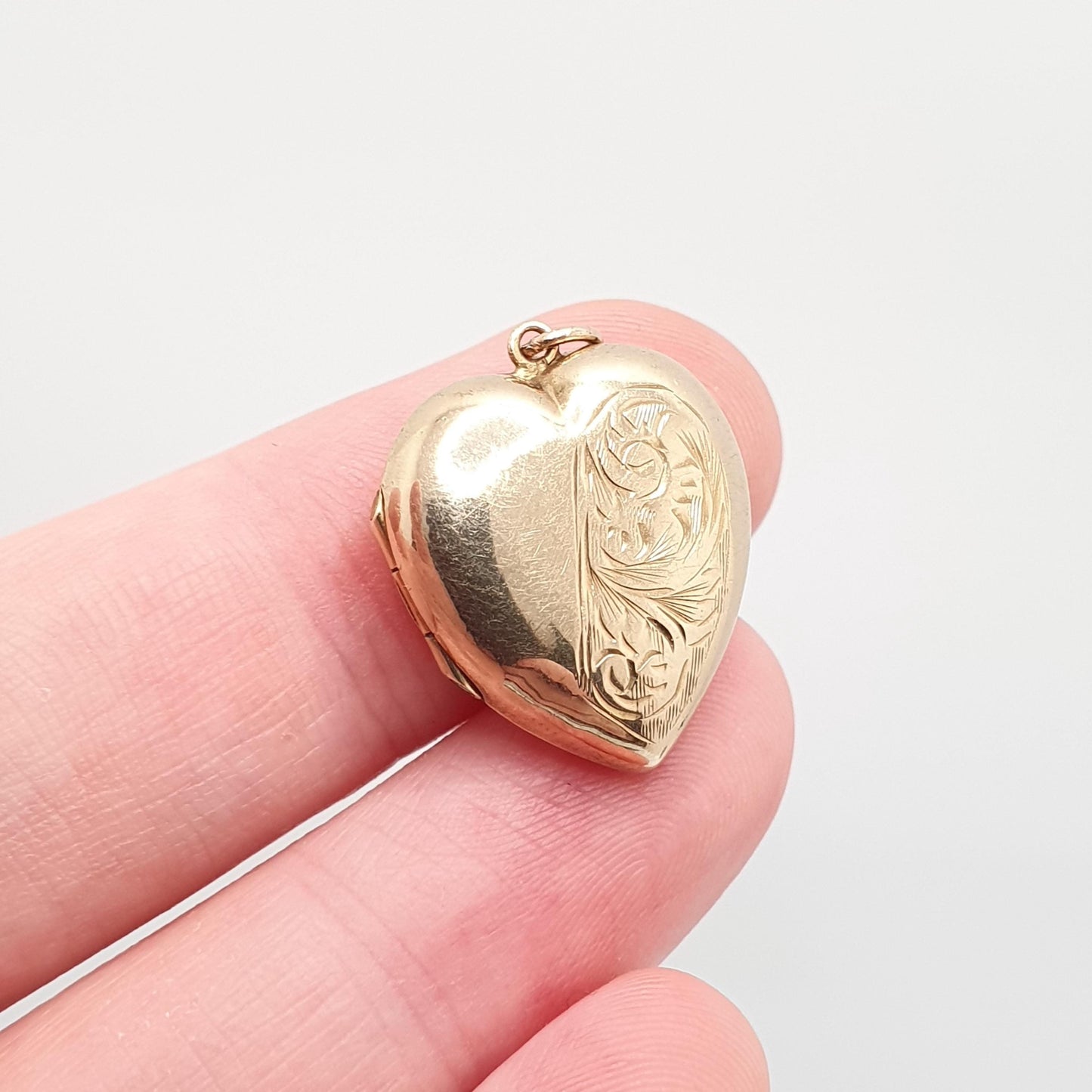 Antique 9ct Gold Heart Locket Cute Engraved Solid 9k 375 Pendant Fine Estate Love Gift Back & Front Necklace Retro Jewelry Womens Jewellery